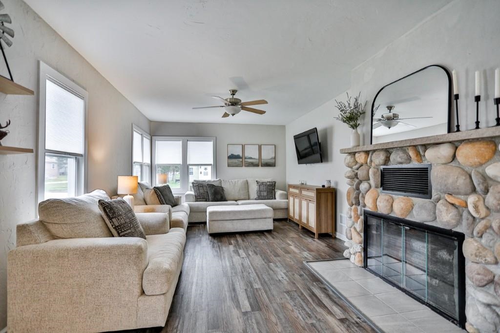 828 E WAUSAU AVENUE, Wausau, Wisconsin 54403, 3 Bedrooms Bedrooms, ,1 BathroomBathrooms,Residential,For Sale,828 E WAUSAU AVENUE,22601723
