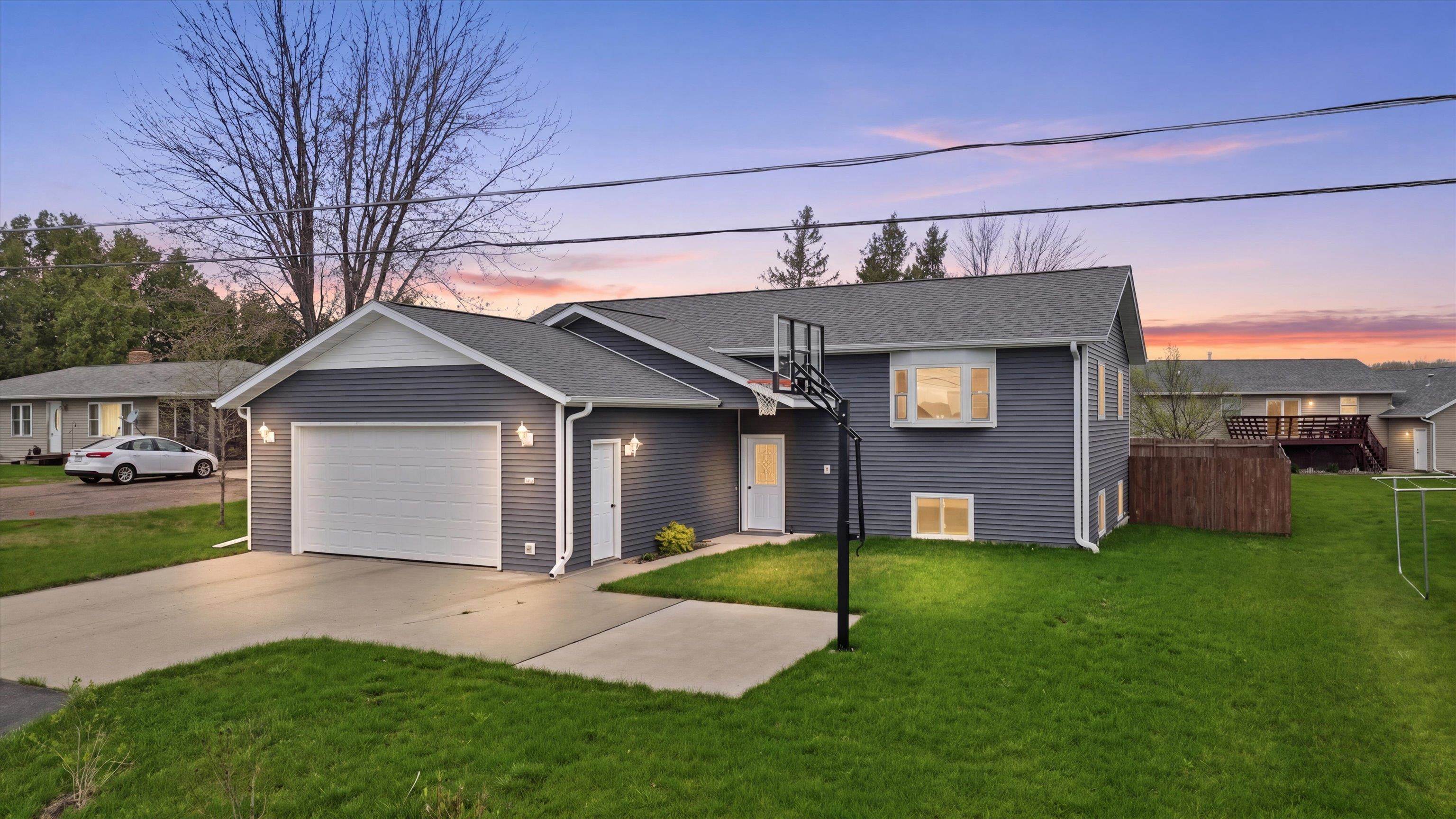 305 W 29TH STREET, Marshfield, Wisconsin 54449, 4 Bedrooms Bedrooms, ,2 BathroomsBathrooms,Residential,For Sale,305 W 29TH STREET,22601727