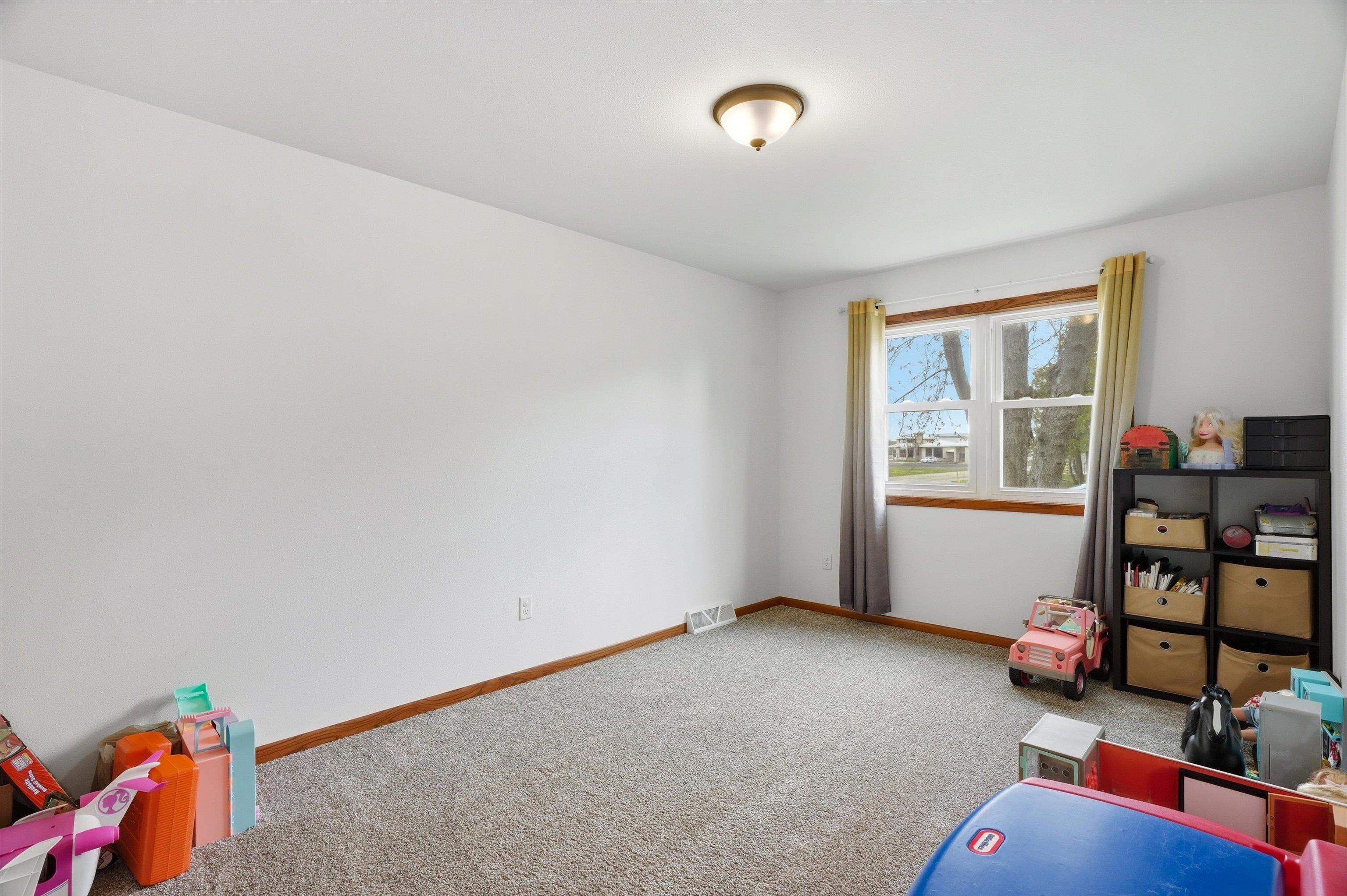 305 W 29TH STREET, Marshfield, Wisconsin 54449, 4 Bedrooms Bedrooms, ,2 BathroomsBathrooms,Residential,For Sale,305 W 29TH STREET,22601727