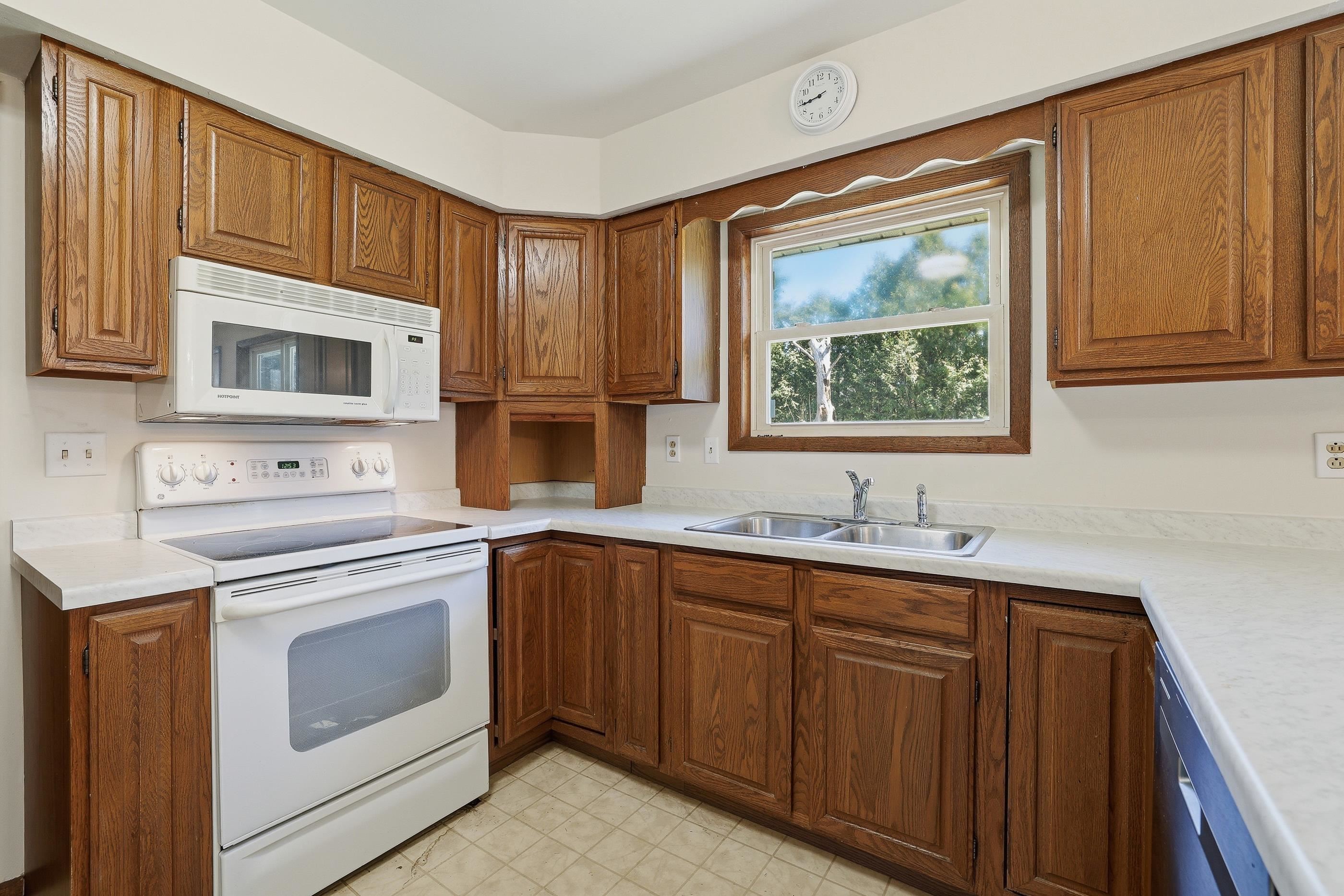 1835 EDGEWOOD LANE, Stevens Point, Wisconsin 54482, 3 Bedrooms Bedrooms, ,1 BathroomBathrooms,Residential,For Sale,1835 EDGEWOOD LANE,22601729