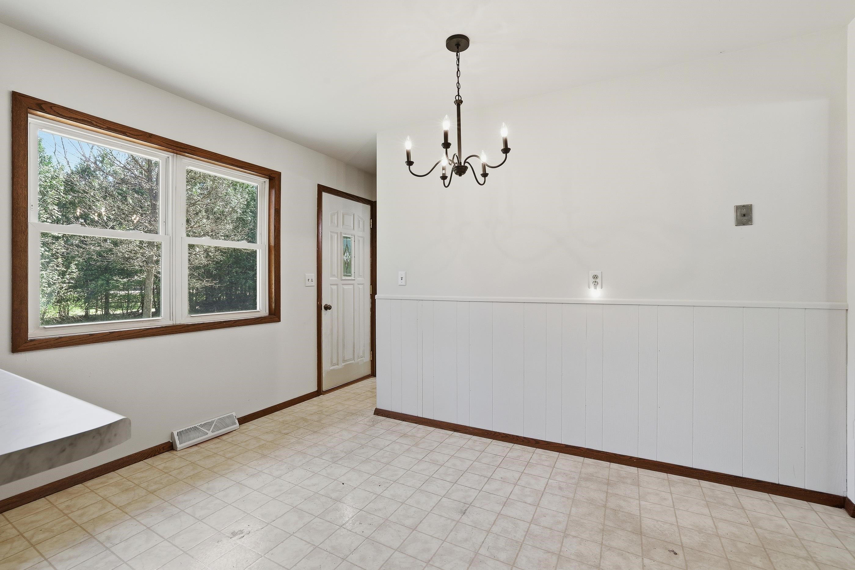 1835 EDGEWOOD LANE, Stevens Point, Wisconsin 54482, 3 Bedrooms Bedrooms, ,1 BathroomBathrooms,Residential,For Sale,1835 EDGEWOOD LANE,22601729