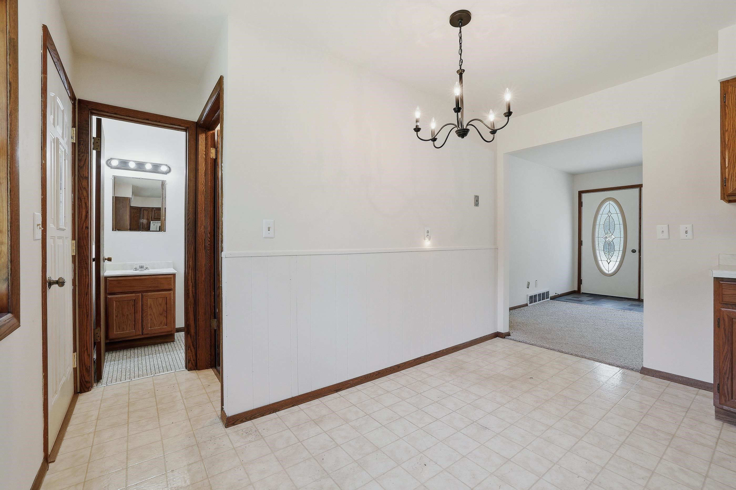 1835 EDGEWOOD LANE, Stevens Point, Wisconsin 54482, 3 Bedrooms Bedrooms, ,1 BathroomBathrooms,Residential,For Sale,1835 EDGEWOOD LANE,22601729
