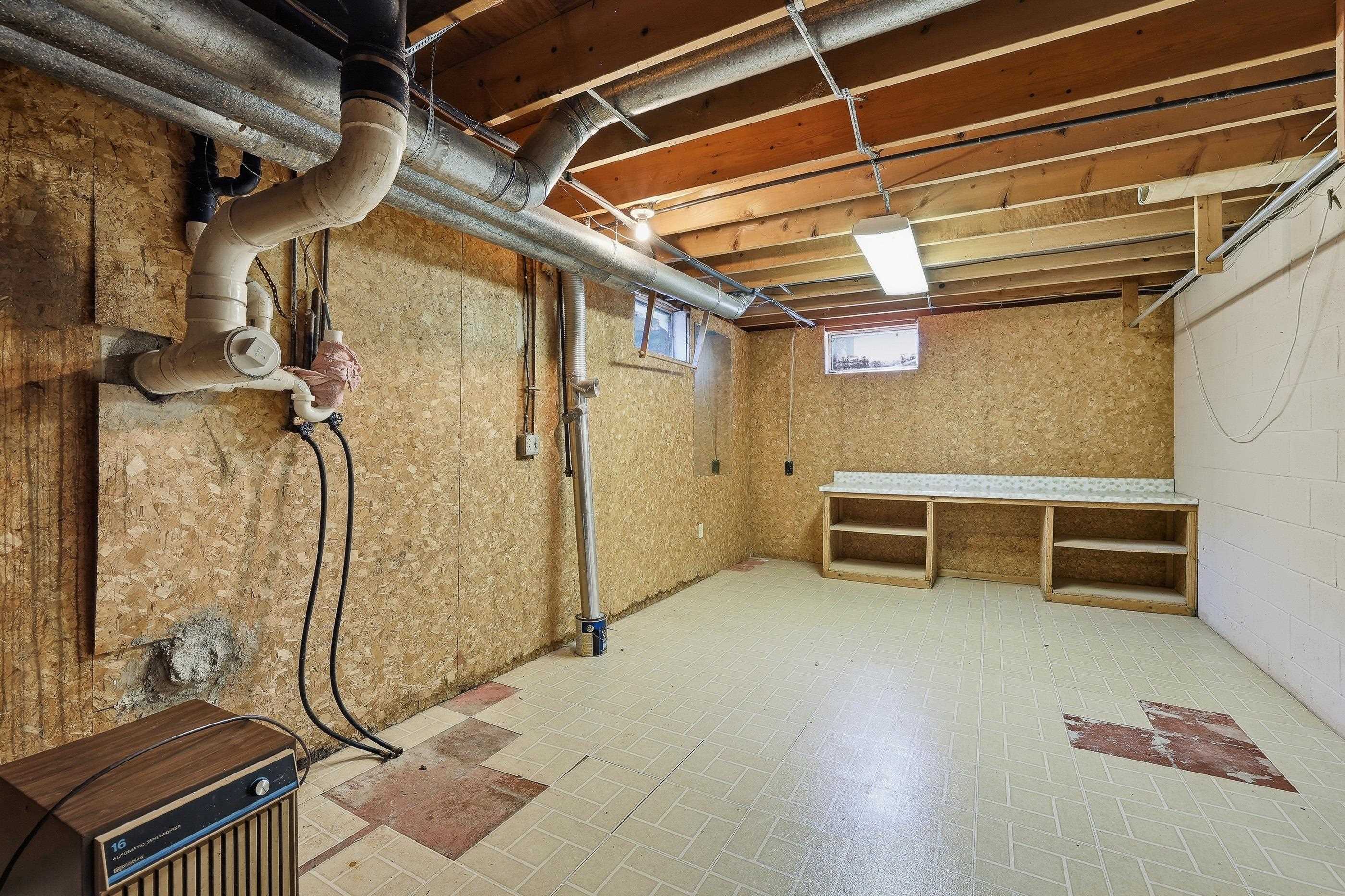 1835 EDGEWOOD LANE, Stevens Point, Wisconsin 54482, 3 Bedrooms Bedrooms, ,1 BathroomBathrooms,Residential,For Sale,1835 EDGEWOOD LANE,22601729