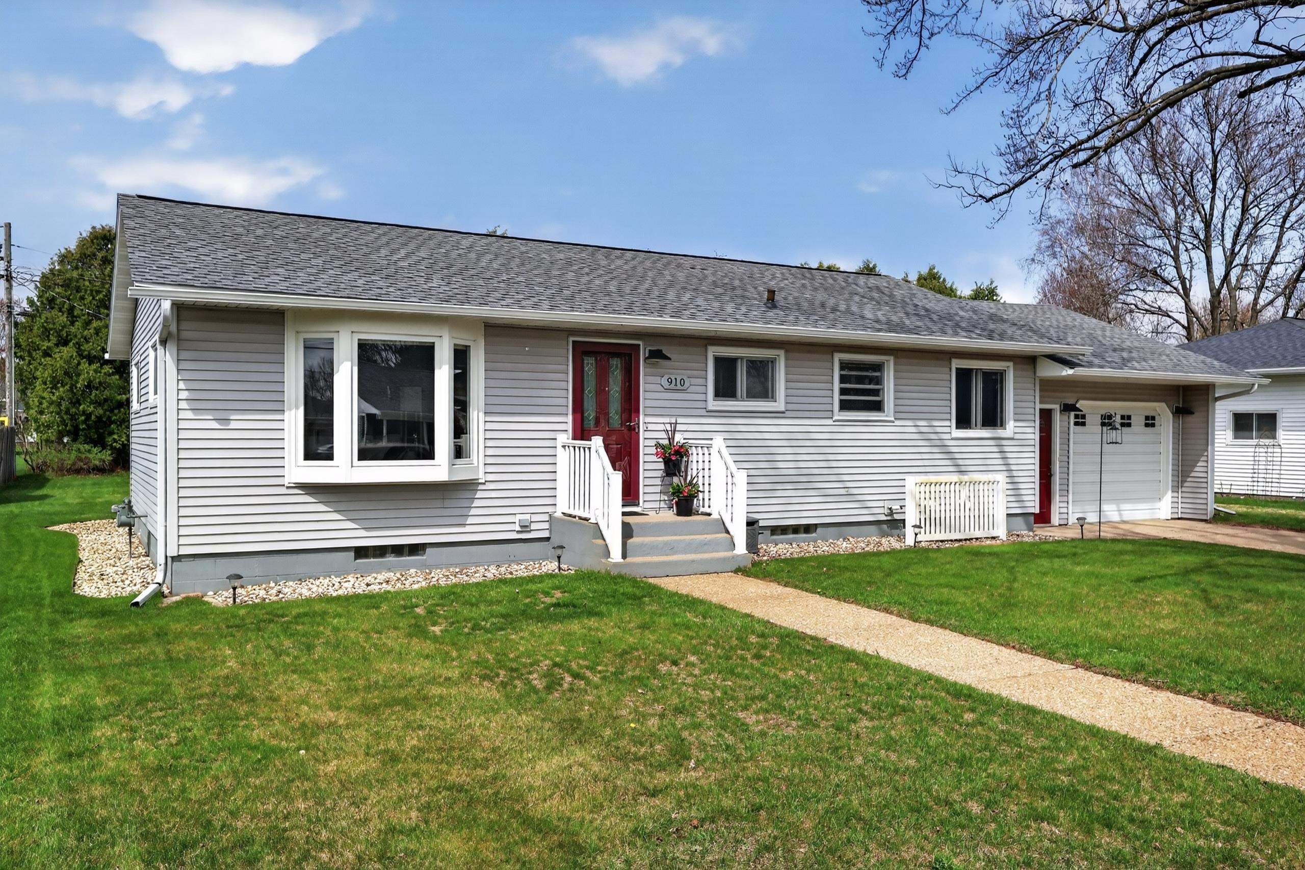 910 16TH STREET SOUTH, Wisconsin Rapids, Wisconsin 54494, 3 Bedrooms Bedrooms, ,1 BathroomBathrooms,Residential,For Sale,910 16TH STREET SOUTH,22601730