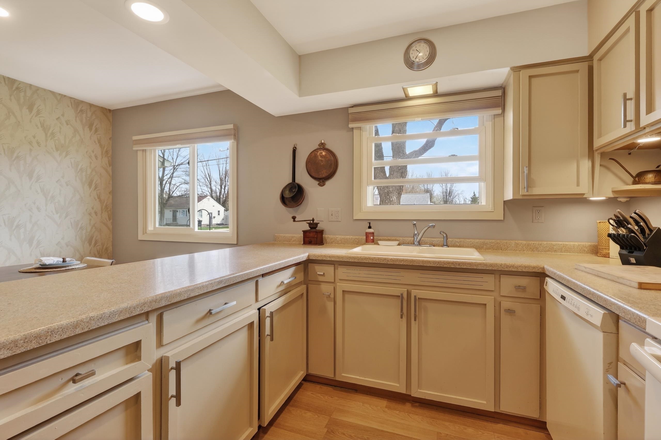 910 16TH STREET SOUTH, Wisconsin Rapids, Wisconsin 54494, 3 Bedrooms Bedrooms, ,1 BathroomBathrooms,Residential,For Sale,910 16TH STREET SOUTH,22601730
