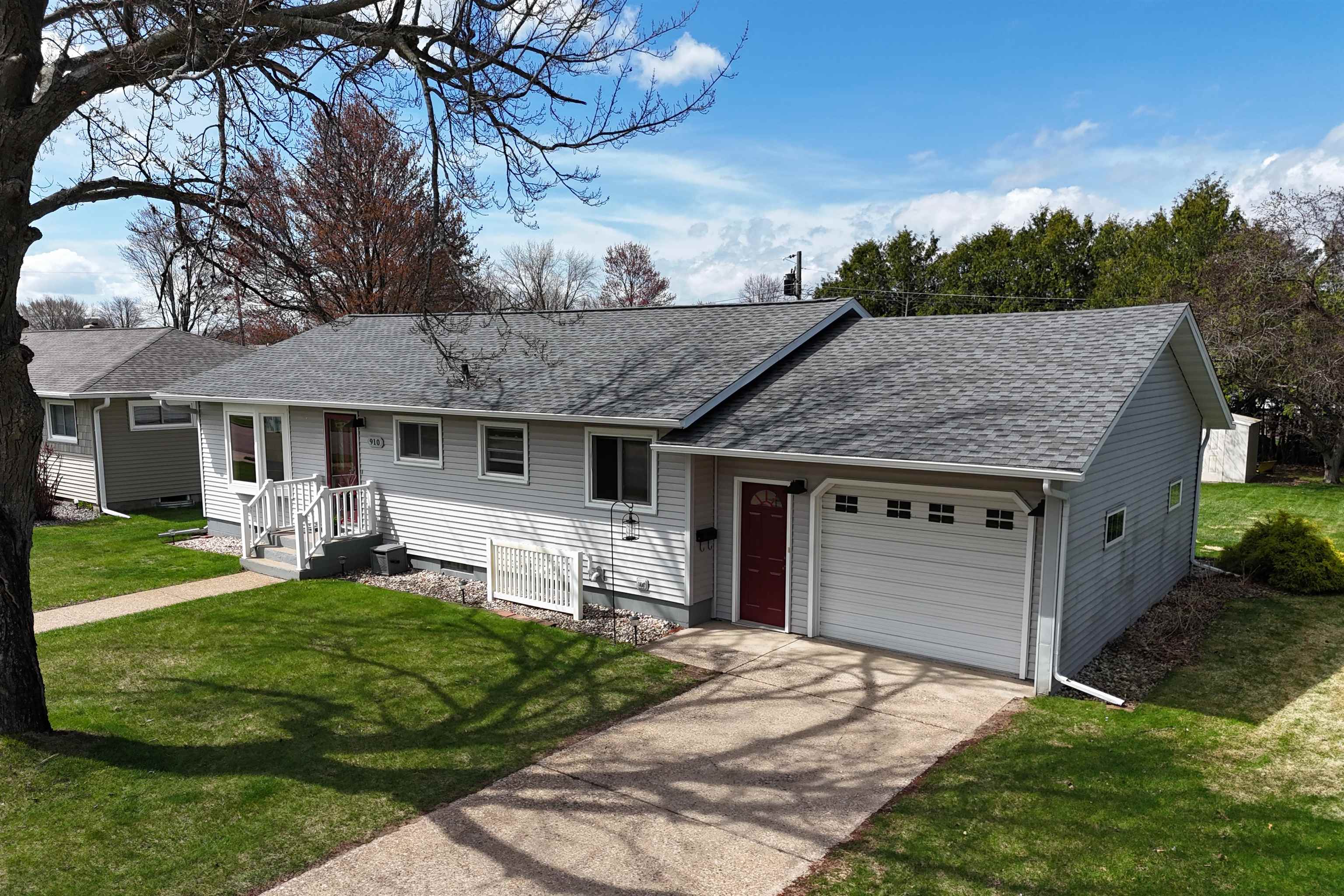 910 16TH STREET SOUTH, Wisconsin Rapids, Wisconsin 54494, 3 Bedrooms Bedrooms, ,1 BathroomBathrooms,Residential,For Sale,910 16TH STREET SOUTH,22601730