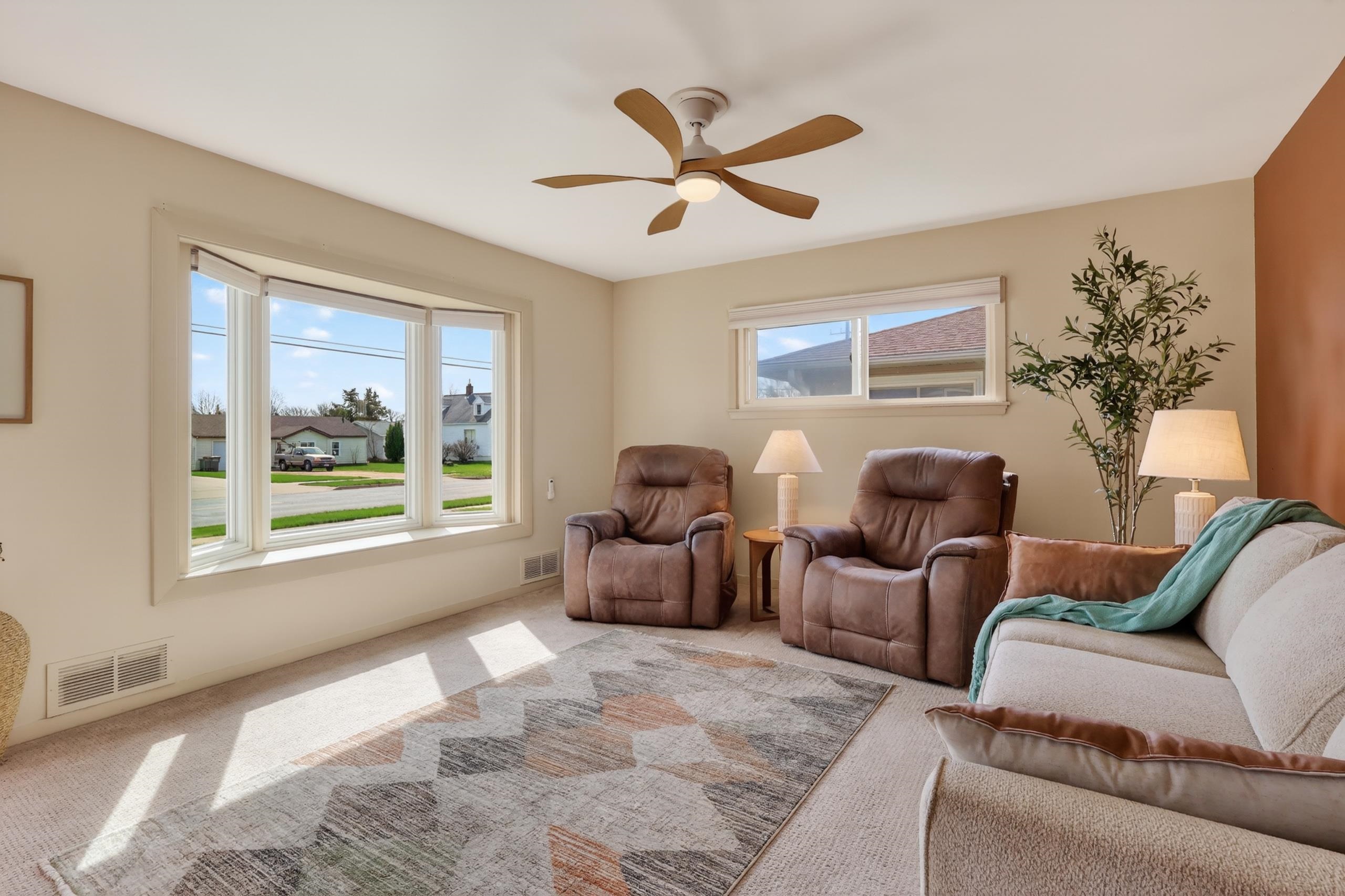 910 16TH STREET SOUTH, Wisconsin Rapids, Wisconsin 54494, 3 Bedrooms Bedrooms, ,1 BathroomBathrooms,Residential,For Sale,910 16TH STREET SOUTH,22601730