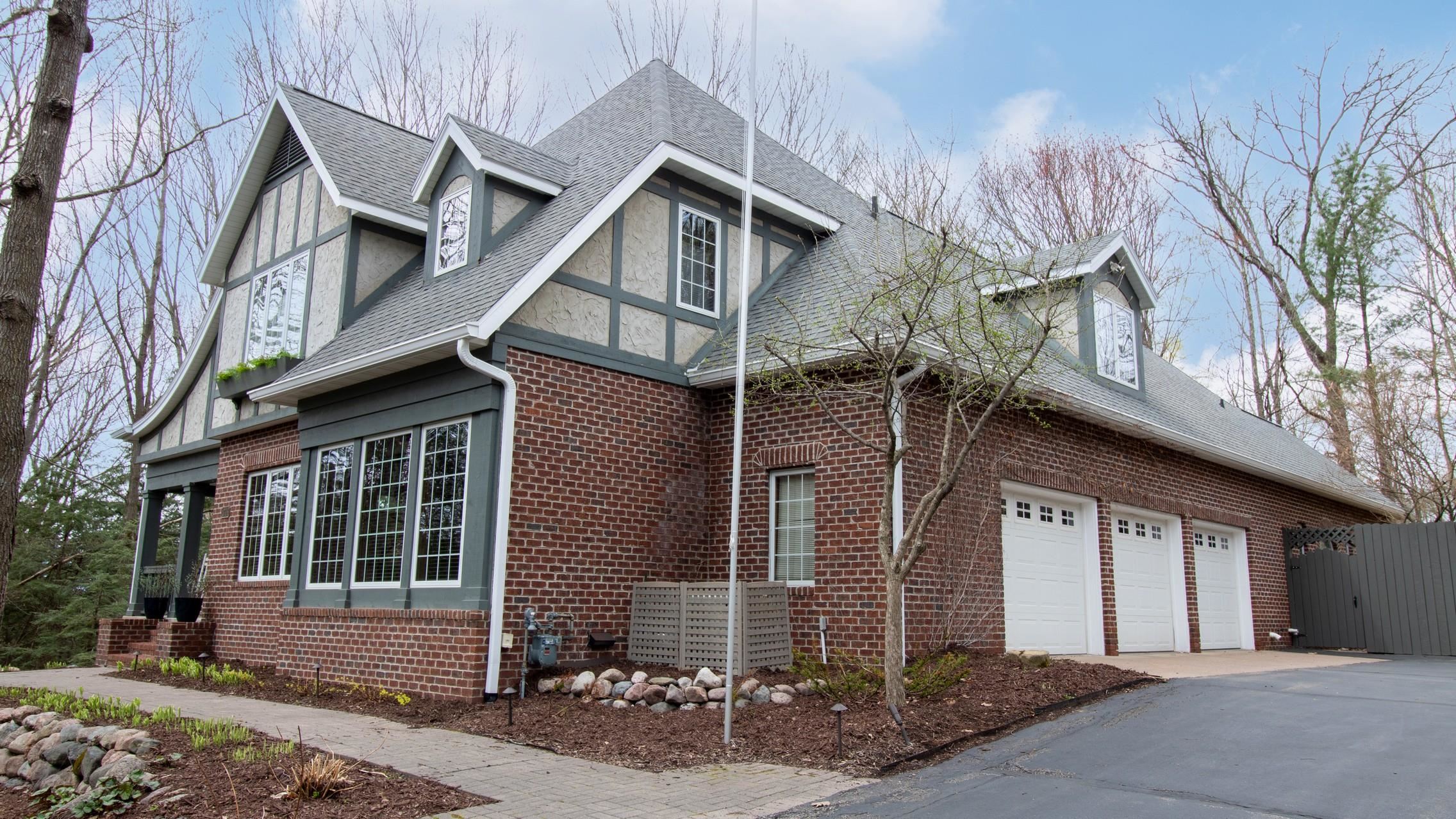 1706 TALL OAKS DRIVE, Wausau, Wisconsin 54403, 4 Bedrooms Bedrooms, ,4 BathroomsBathrooms,Residential,For Sale,1706 TALL OAKS DRIVE,22601739