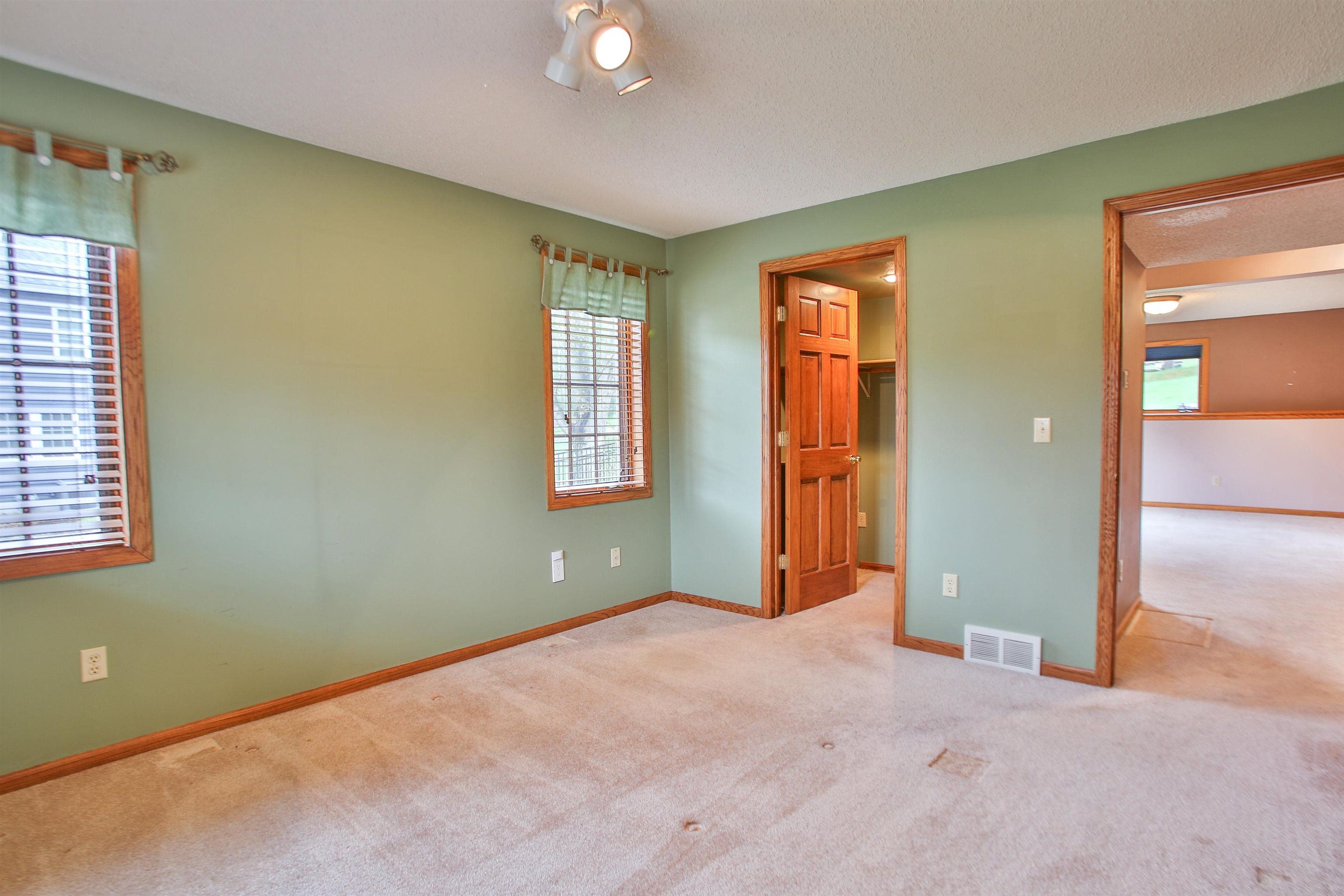 1515 WOODLAWN ROAD, Wausau, Wisconsin 54403, 4 Bedrooms Bedrooms, ,3 BathroomsBathrooms,Residential,For Sale,1515 WOODLAWN ROAD,22601742