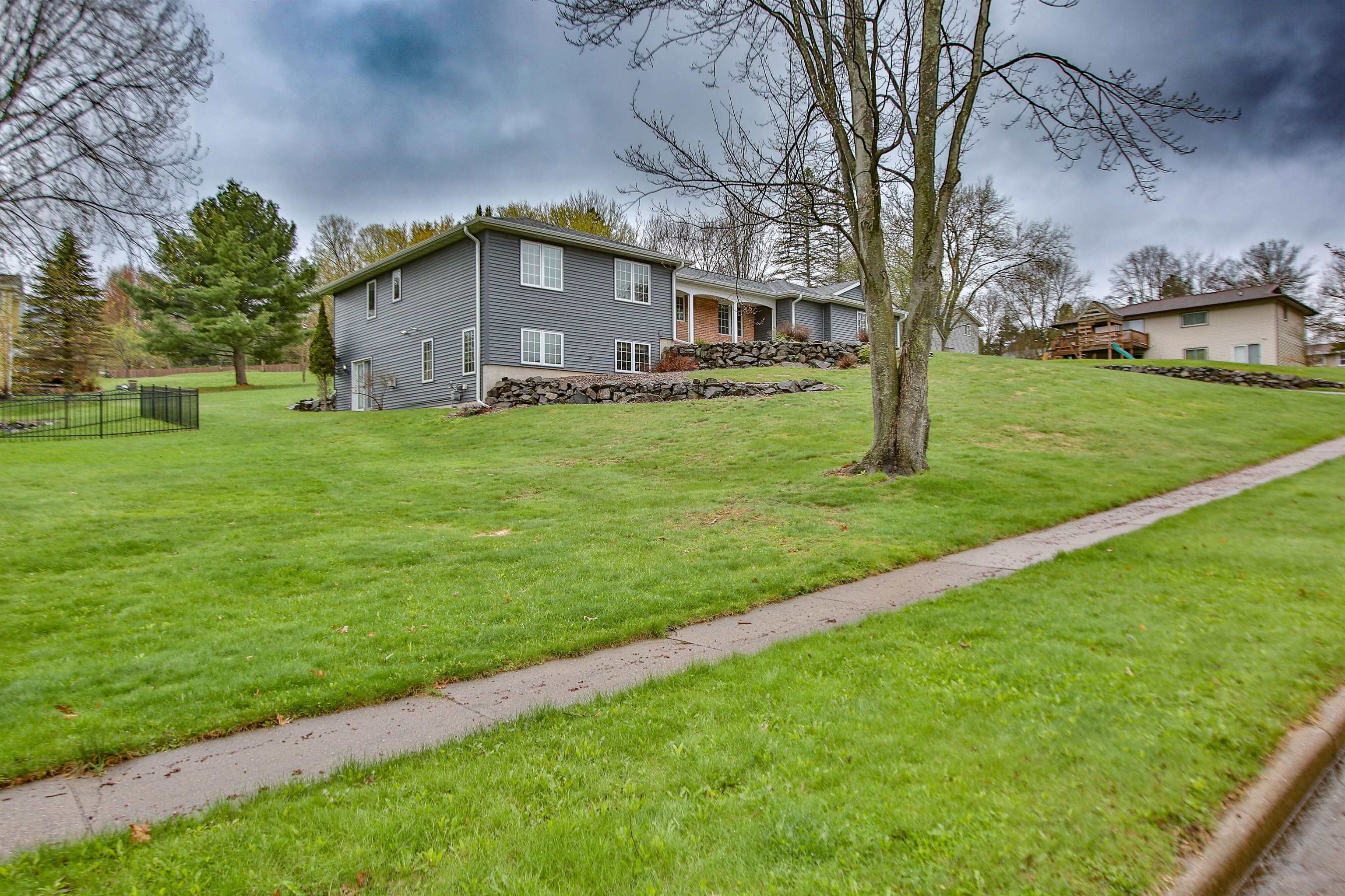 1515 WOODLAWN ROAD, Wausau, Wisconsin 54403, 4 Bedrooms Bedrooms, ,3 BathroomsBathrooms,Residential,For Sale,1515 WOODLAWN ROAD,22601742