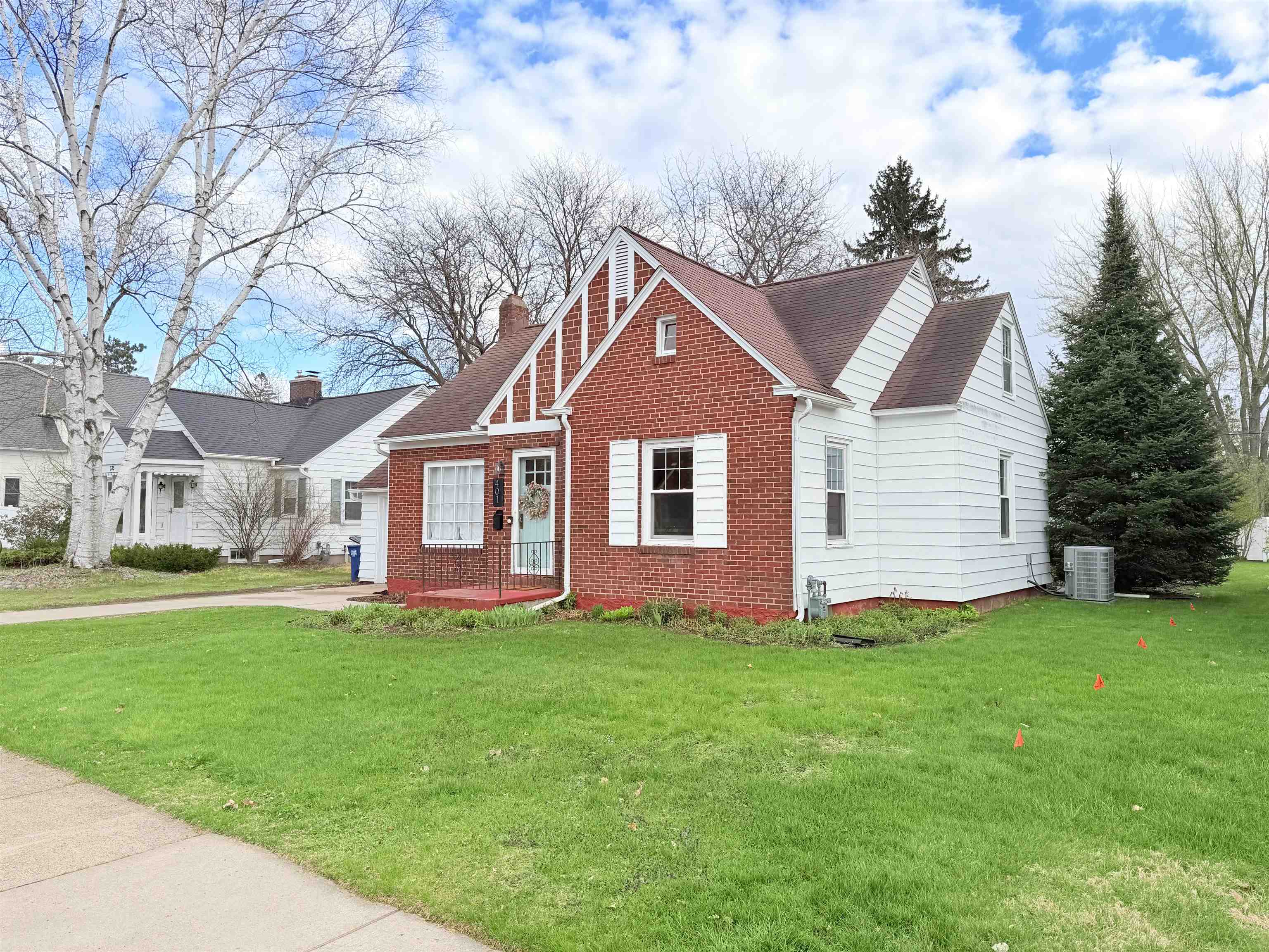 401 BROADWAY AVENUE, Wausau, Wisconsin 54403, 3 Bedrooms Bedrooms, ,1 BathroomBathrooms,Residential,For Sale,401 BROADWAY AVENUE,22601743