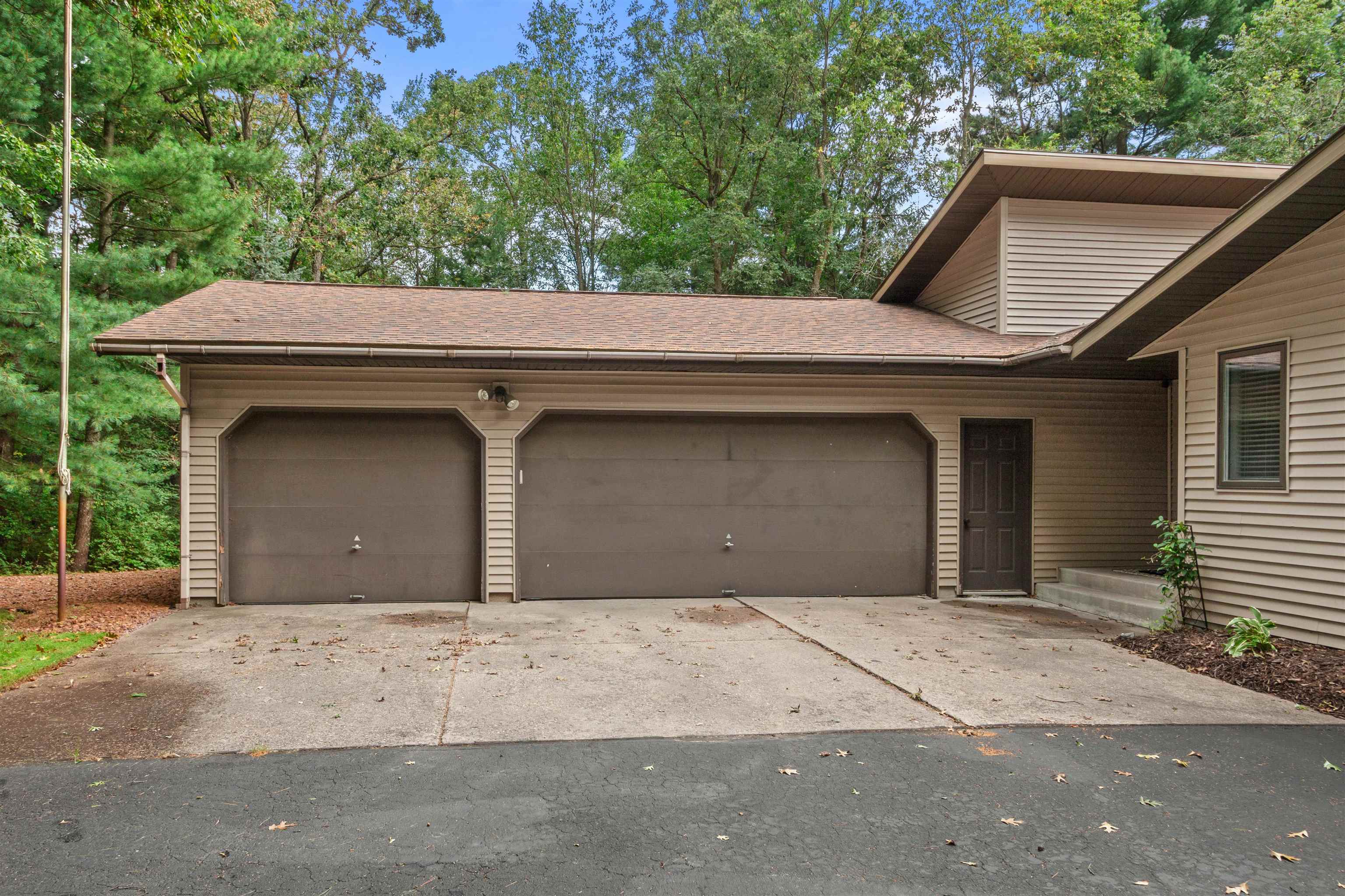 313 WOODLAND DRIVE, Stevens Point, Wisconsin 54482, 3 Bedrooms Bedrooms, ,2 BathroomsBathrooms,Residential,For Sale,313 WOODLAND DRIVE,22601752