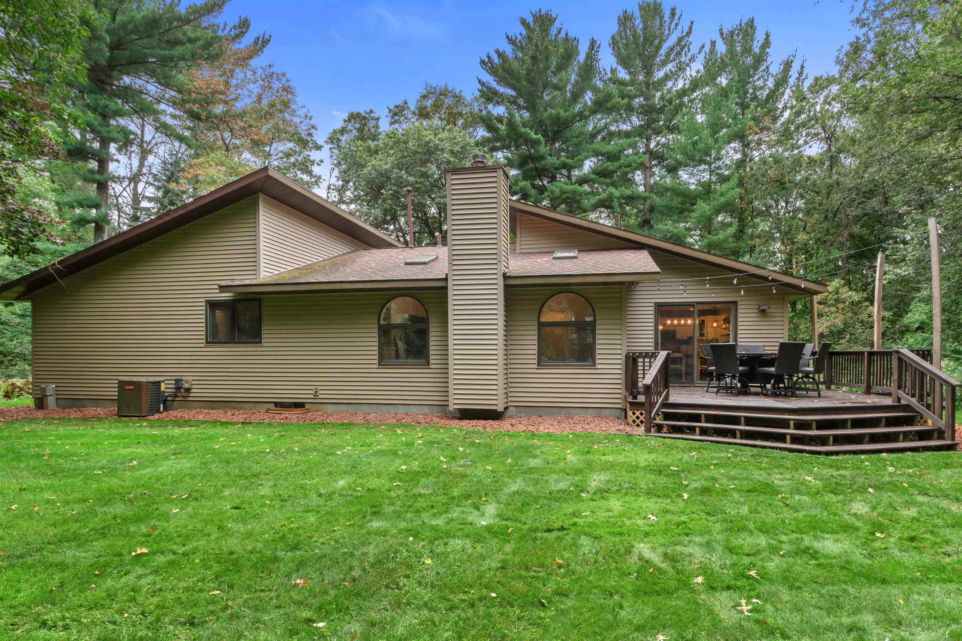 313 WOODLAND DRIVE, Stevens Point, Wisconsin 54482, 3 Bedrooms Bedrooms, ,2 BathroomsBathrooms,Residential,For Sale,313 WOODLAND DRIVE,22601752