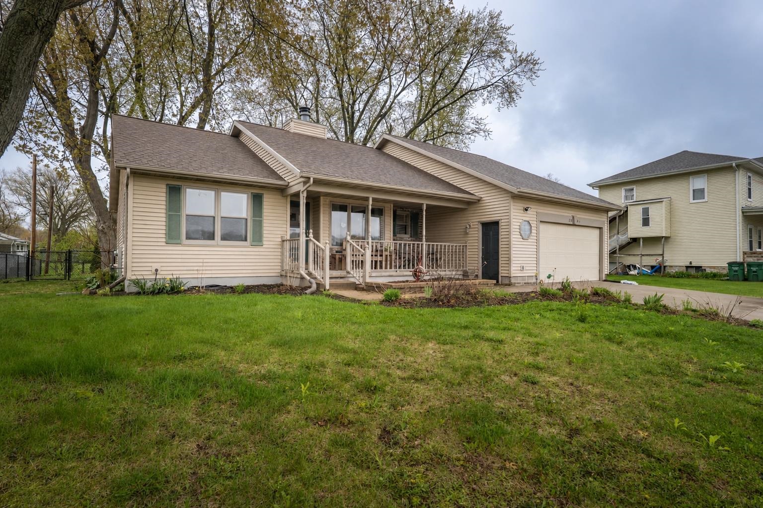 2040 N 1ST STREET, Wisconsin Rapids, Wisconsin 54494, 3 Bedrooms Bedrooms, ,2 BathroomsBathrooms,Residential,For Sale,2040 N 1ST STREET,22601754