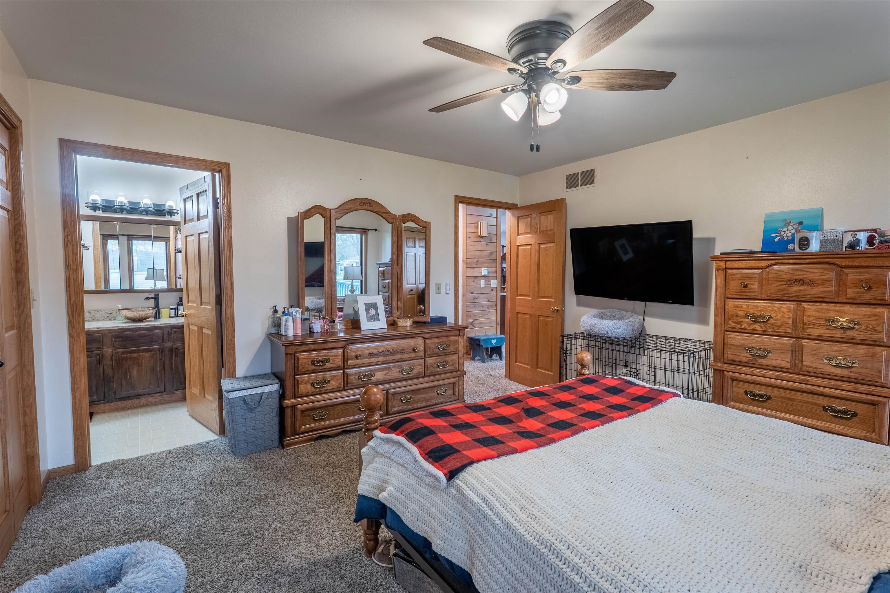 2040 N 1ST STREET, Wisconsin Rapids, Wisconsin 54494, 3 Bedrooms Bedrooms, ,2 BathroomsBathrooms,Residential,For Sale,2040 N 1ST STREET,22601754