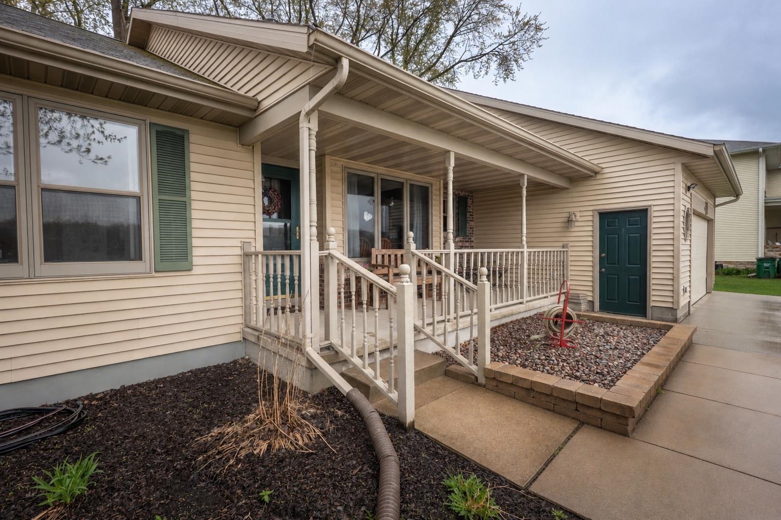 2040 N 1ST STREET, Wisconsin Rapids, Wisconsin 54494, 3 Bedrooms Bedrooms, ,2 BathroomsBathrooms,Residential,For Sale,2040 N 1ST STREET,22601754