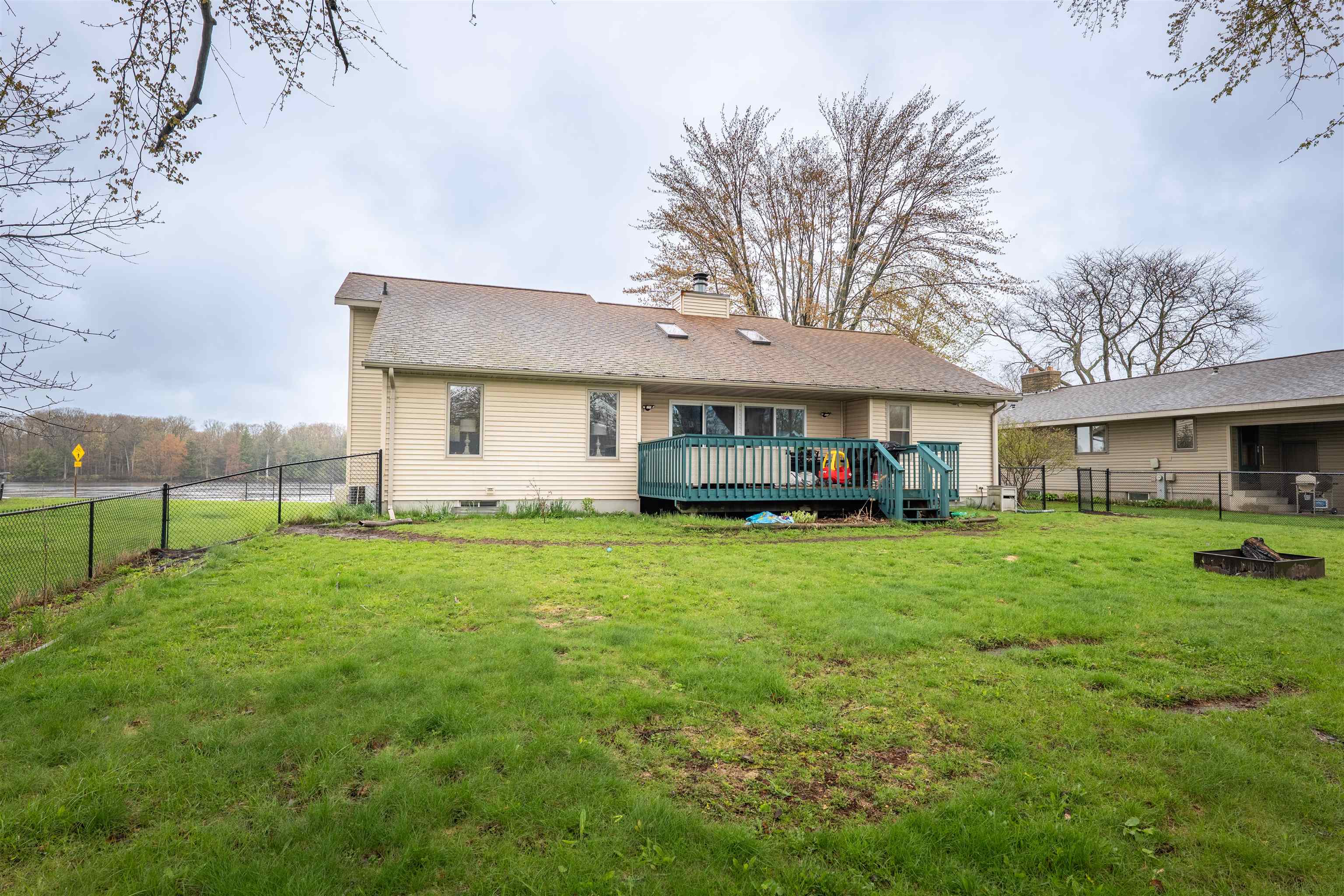 2040 N 1ST STREET, Wisconsin Rapids, Wisconsin 54494, 3 Bedrooms Bedrooms, ,2 BathroomsBathrooms,Residential,For Sale,2040 N 1ST STREET,22601754