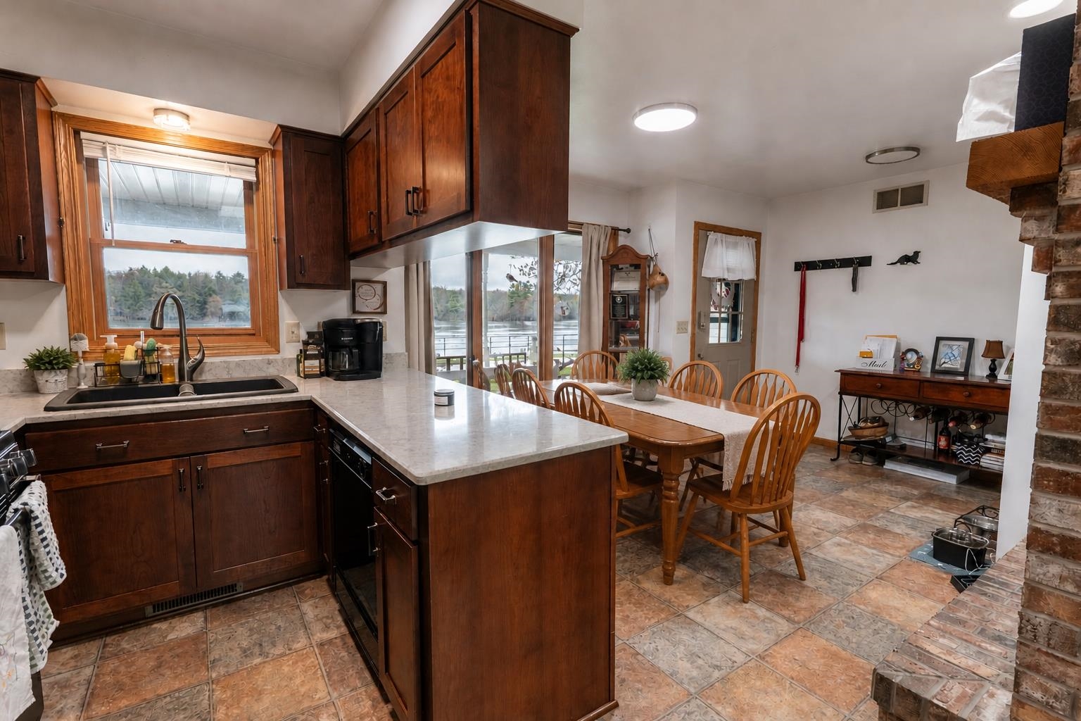 2040 N 1ST STREET, Wisconsin Rapids, Wisconsin 54494, 3 Bedrooms Bedrooms, ,2 BathroomsBathrooms,Residential,For Sale,2040 N 1ST STREET,22601754