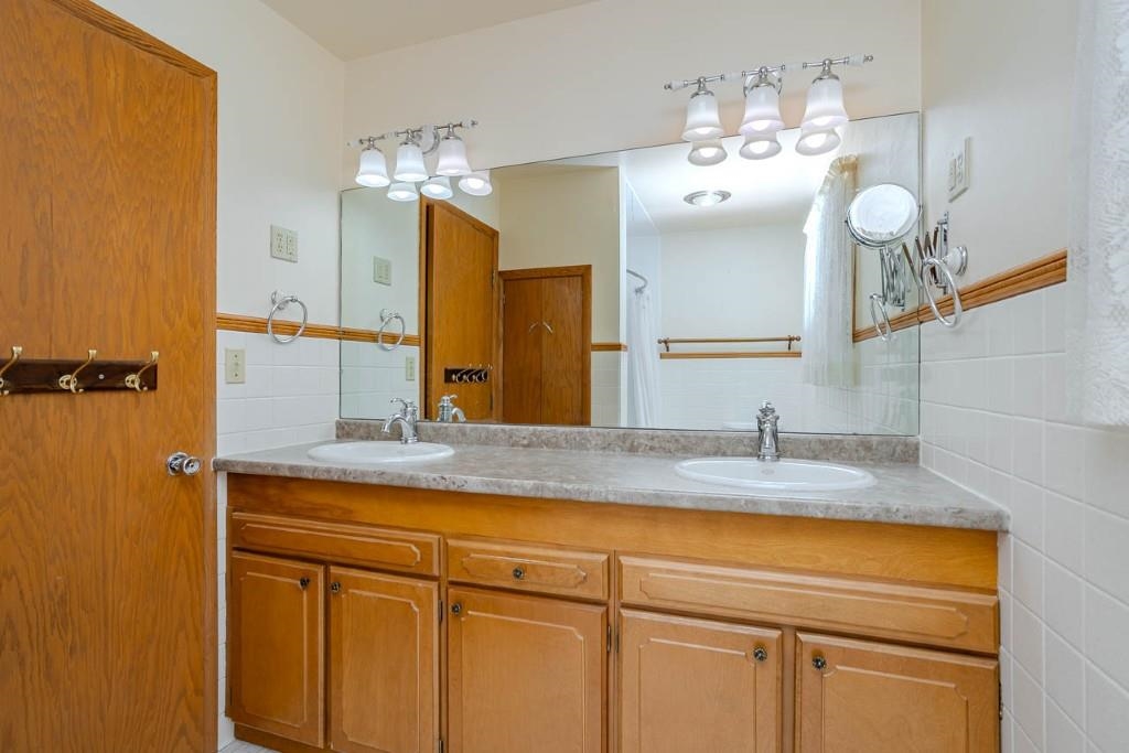 2110 HEMLOCK AVENUE, Schofield, Wisconsin 54476, 4 Bedrooms Bedrooms, ,1 BathroomBathrooms,Residential,For Sale,2110 HEMLOCK AVENUE,22601755