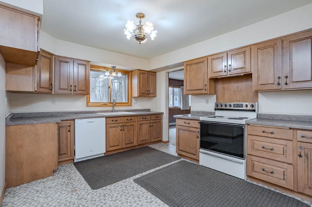 2110 HEMLOCK AVENUE, Schofield, Wisconsin 54476, 4 Bedrooms Bedrooms, ,1 BathroomBathrooms,Residential,For Sale,2110 HEMLOCK AVENUE,22601755
