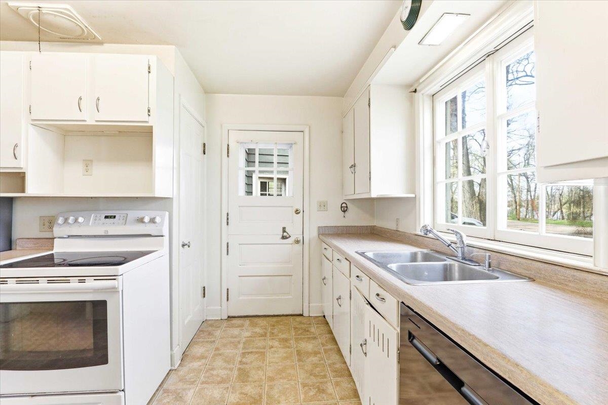 812 POINT BASSE AVENUE, Nekoosa, Wisconsin 54457, 3 Bedrooms Bedrooms, ,2 BathroomsBathrooms,Residential,For Sale,812 POINT BASSE AVENUE,22601757