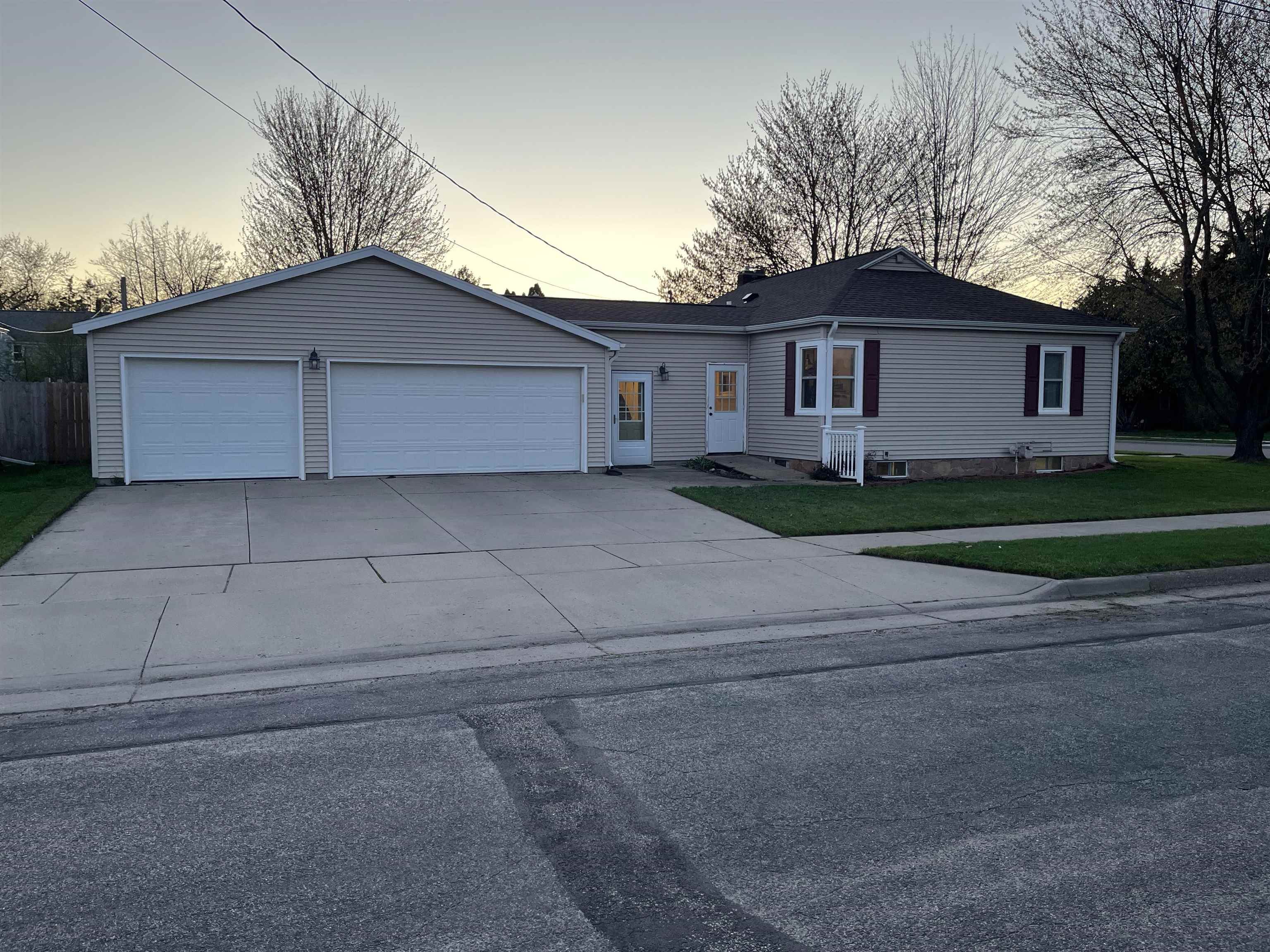 1440 OAK STREET, Wisconsin Rapids, Wisconsin 54494, 3 Bedrooms Bedrooms, ,2 BathroomsBathrooms,Residential,For Sale,1440 OAK STREET,22601762