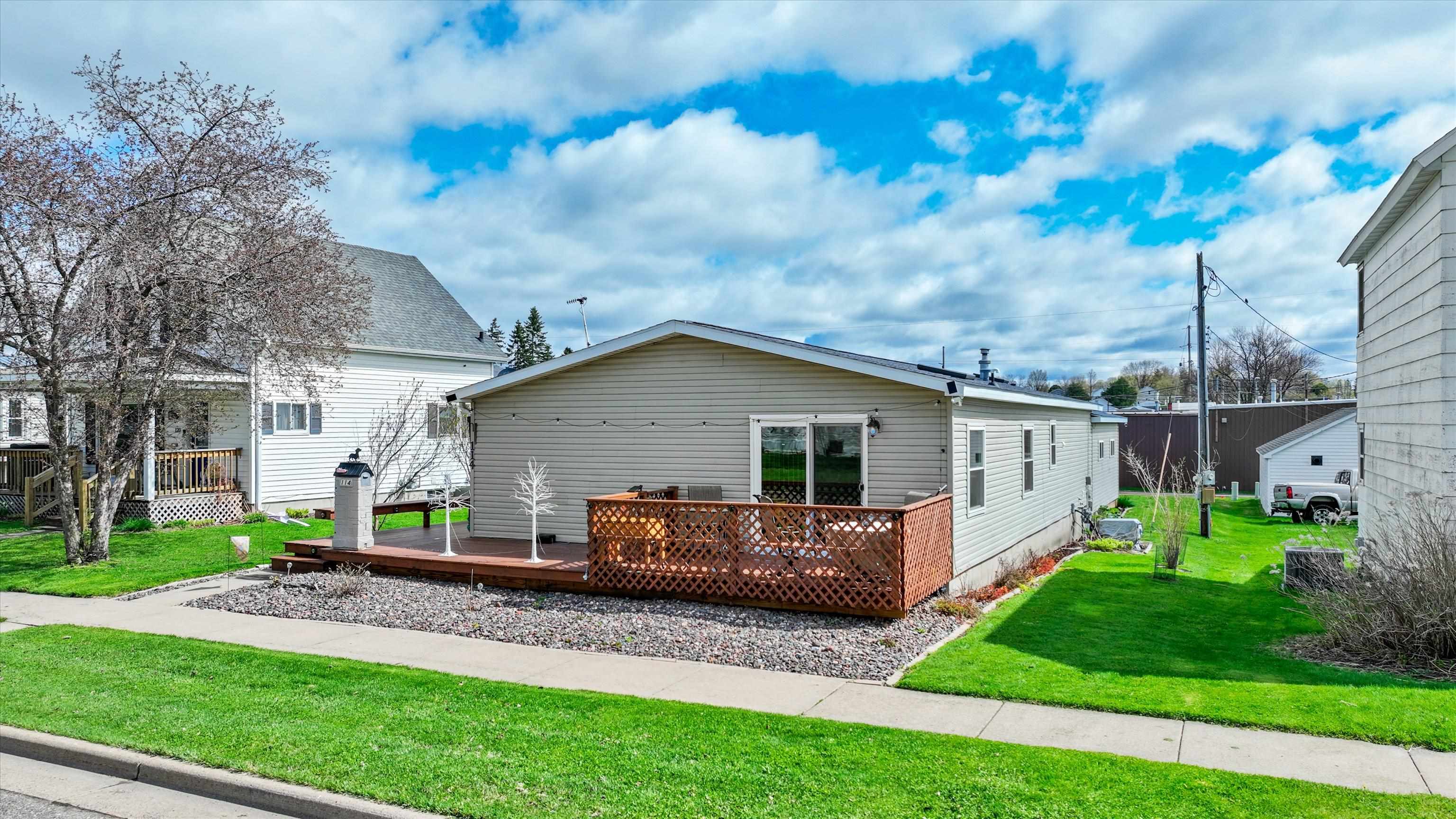 114 N PARK AVENUE, Medford, Wisconsin 54451, 3 Bedrooms Bedrooms, ,2 BathroomsBathrooms,Residential,For Sale,114 N PARK AVENUE,22601763