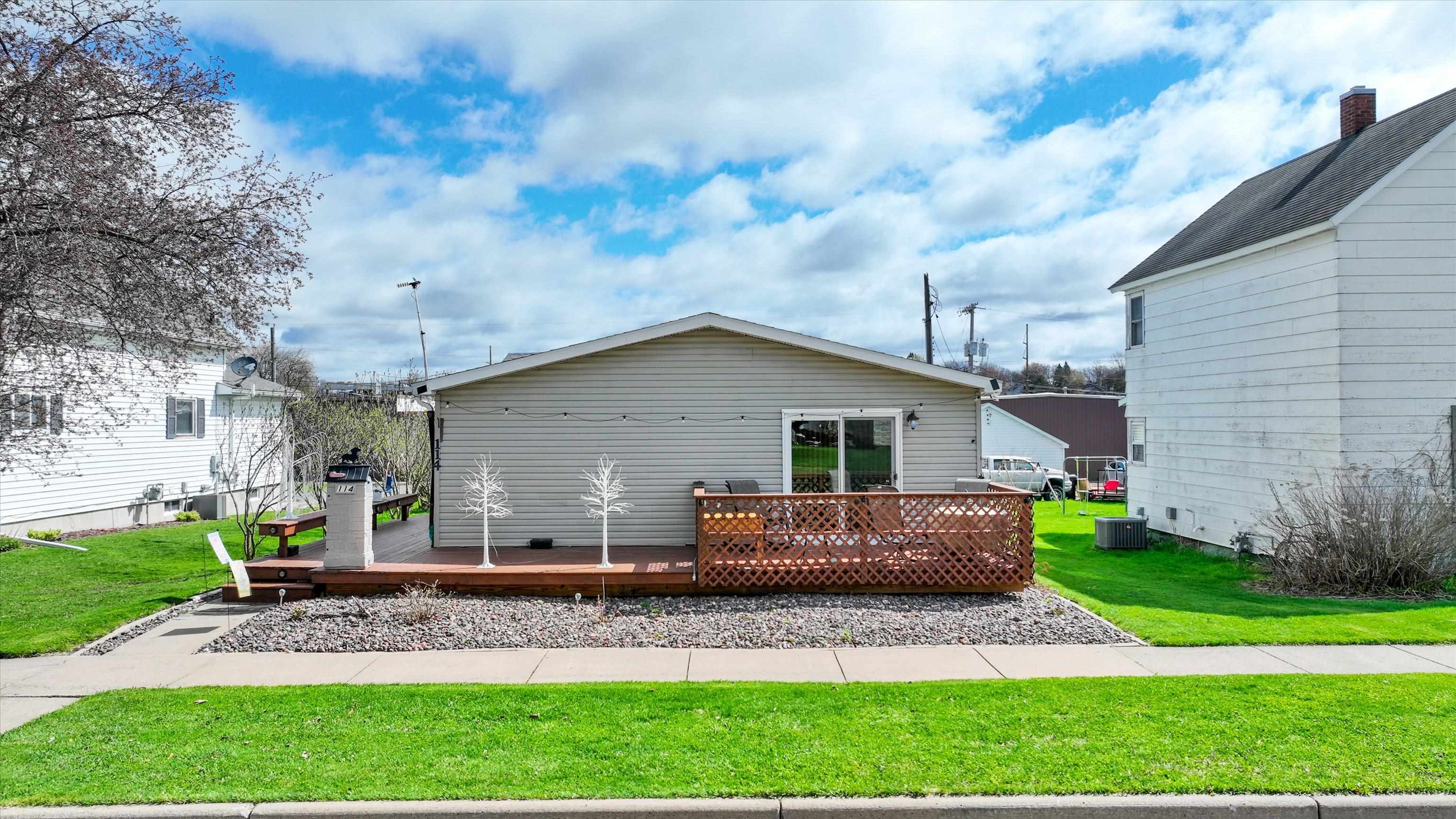 114 N PARK AVENUE, Medford, Wisconsin 54451, 3 Bedrooms Bedrooms, ,2 BathroomsBathrooms,Residential,For Sale,114 N PARK AVENUE,22601763