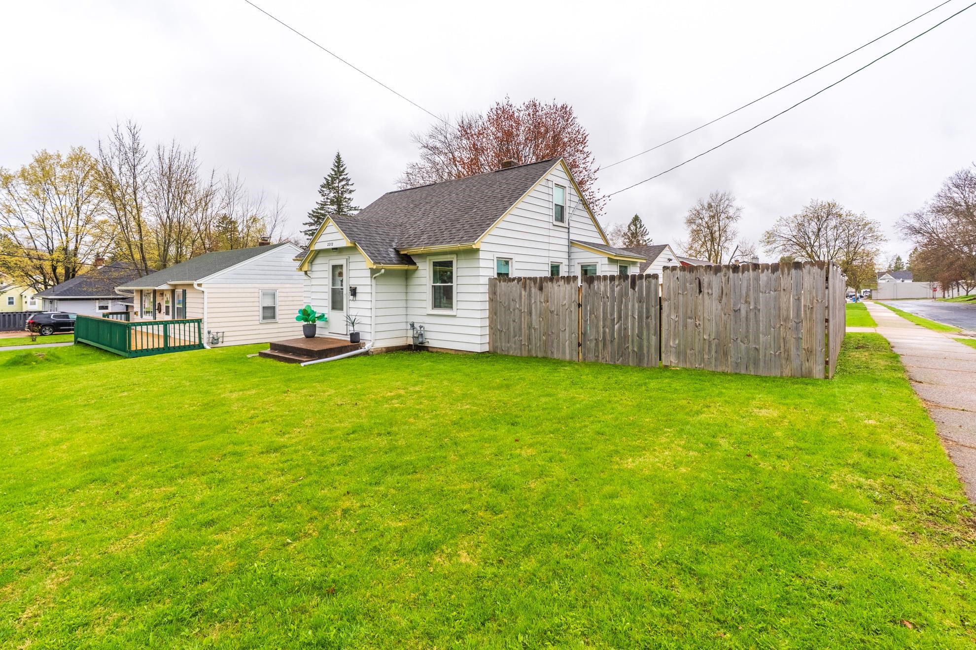 2212 N 9TH STREET, Wausau, Wisconsin 54403, 3 Bedrooms Bedrooms, ,1 BathroomBathrooms,Residential,For Sale,2212 N 9TH STREET,22601768