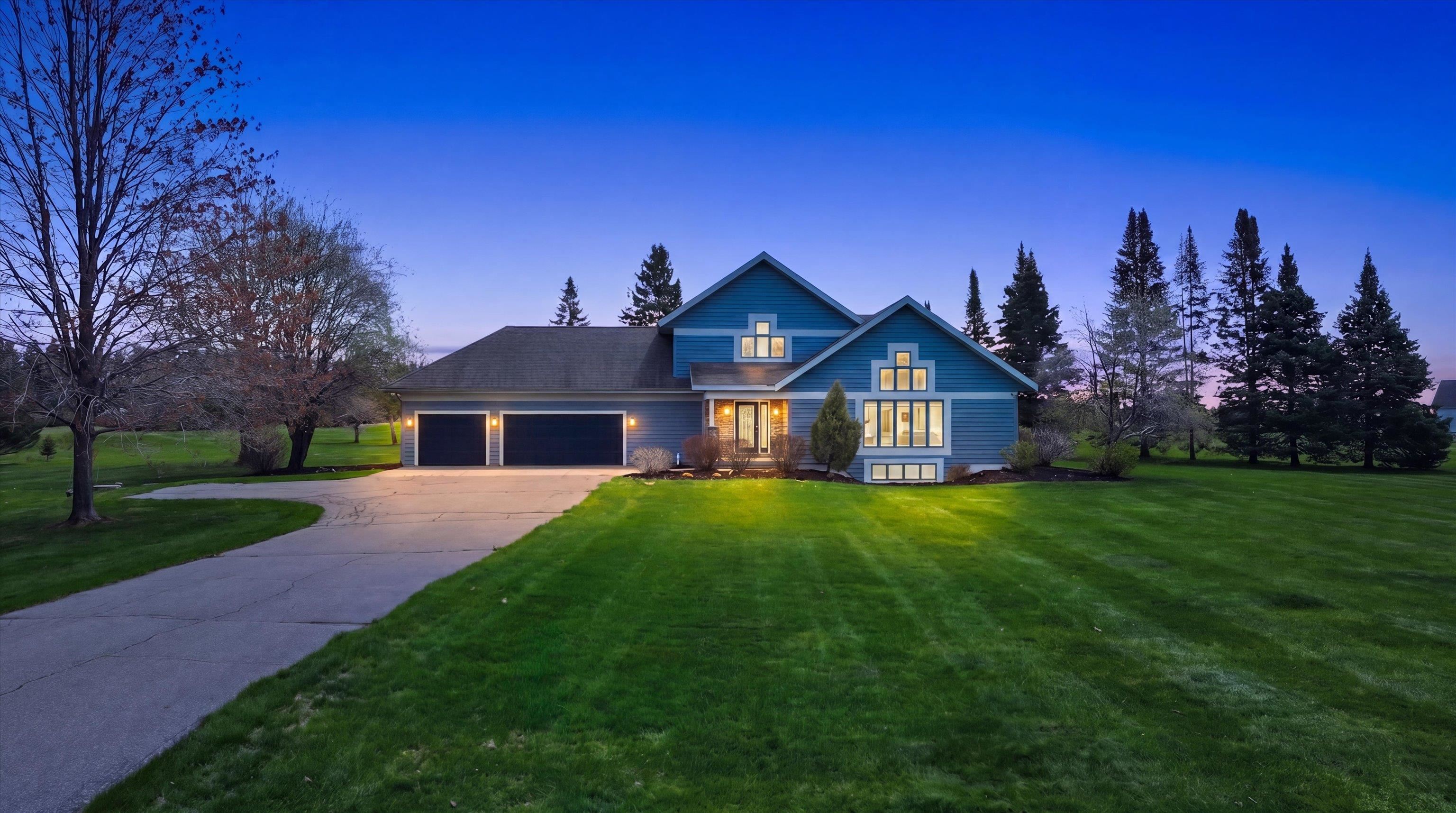 9854 RIVEREDGE DRIVE, Marshfield, Wisconsin 54449, 5 Bedrooms Bedrooms, ,4 BathroomsBathrooms,Residential,For Sale,9854 RIVEREDGE DRIVE,22601782