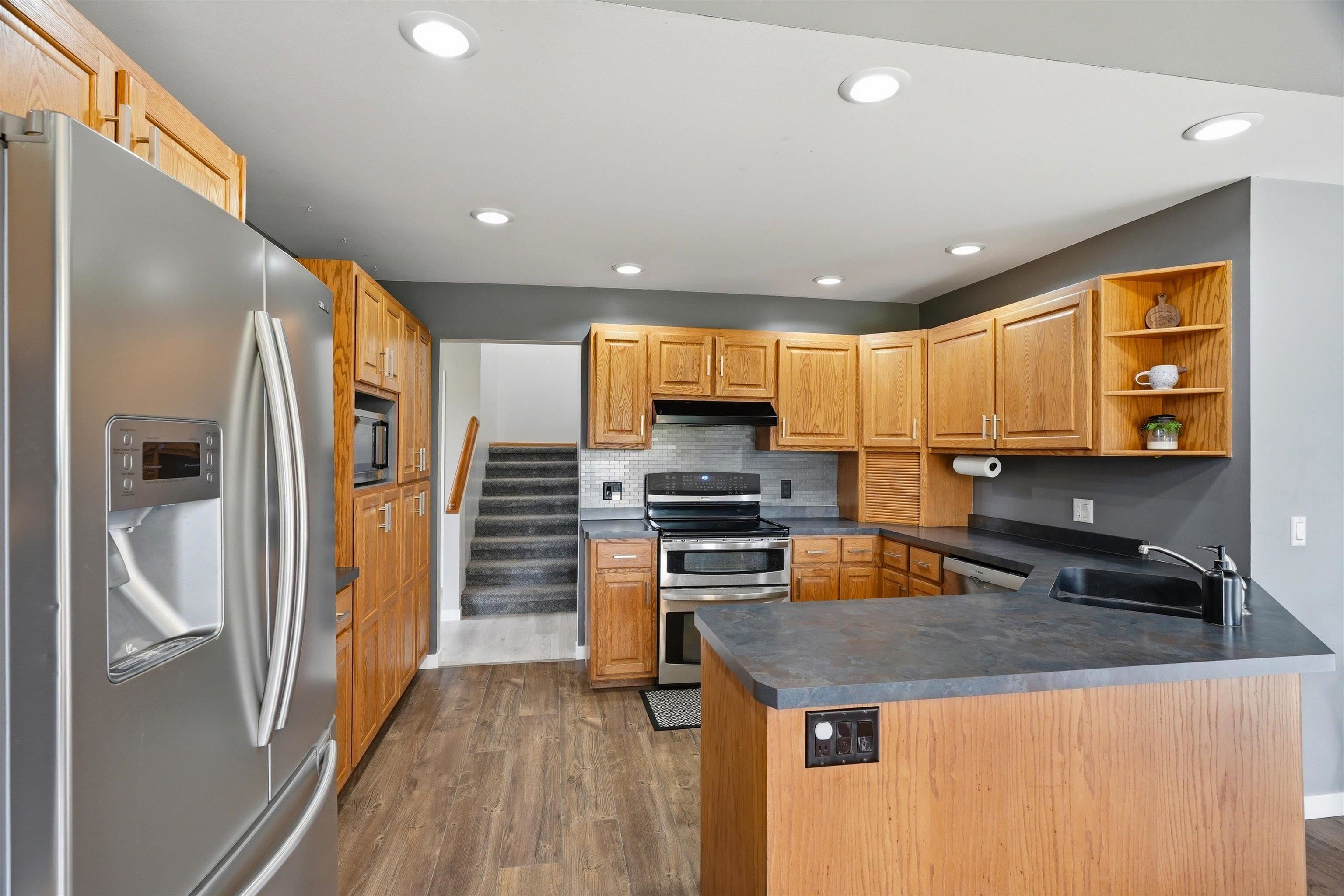 9854 RIVEREDGE DRIVE, Marshfield, Wisconsin 54449, 5 Bedrooms Bedrooms, ,4 BathroomsBathrooms,Residential,For Sale,9854 RIVEREDGE DRIVE,22601782