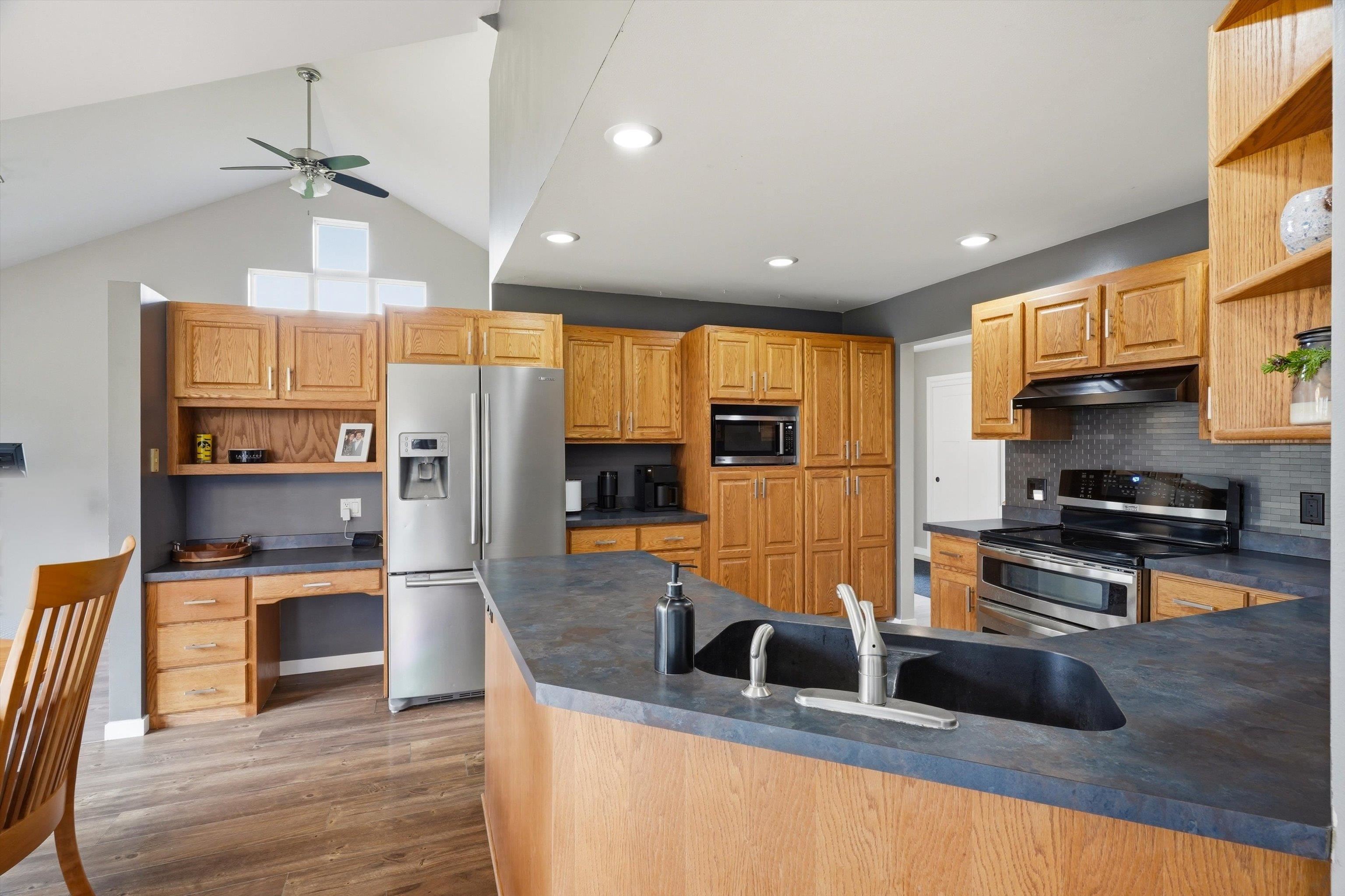 9854 RIVEREDGE DRIVE, Marshfield, Wisconsin 54449, 5 Bedrooms Bedrooms, ,4 BathroomsBathrooms,Residential,For Sale,9854 RIVEREDGE DRIVE,22601782