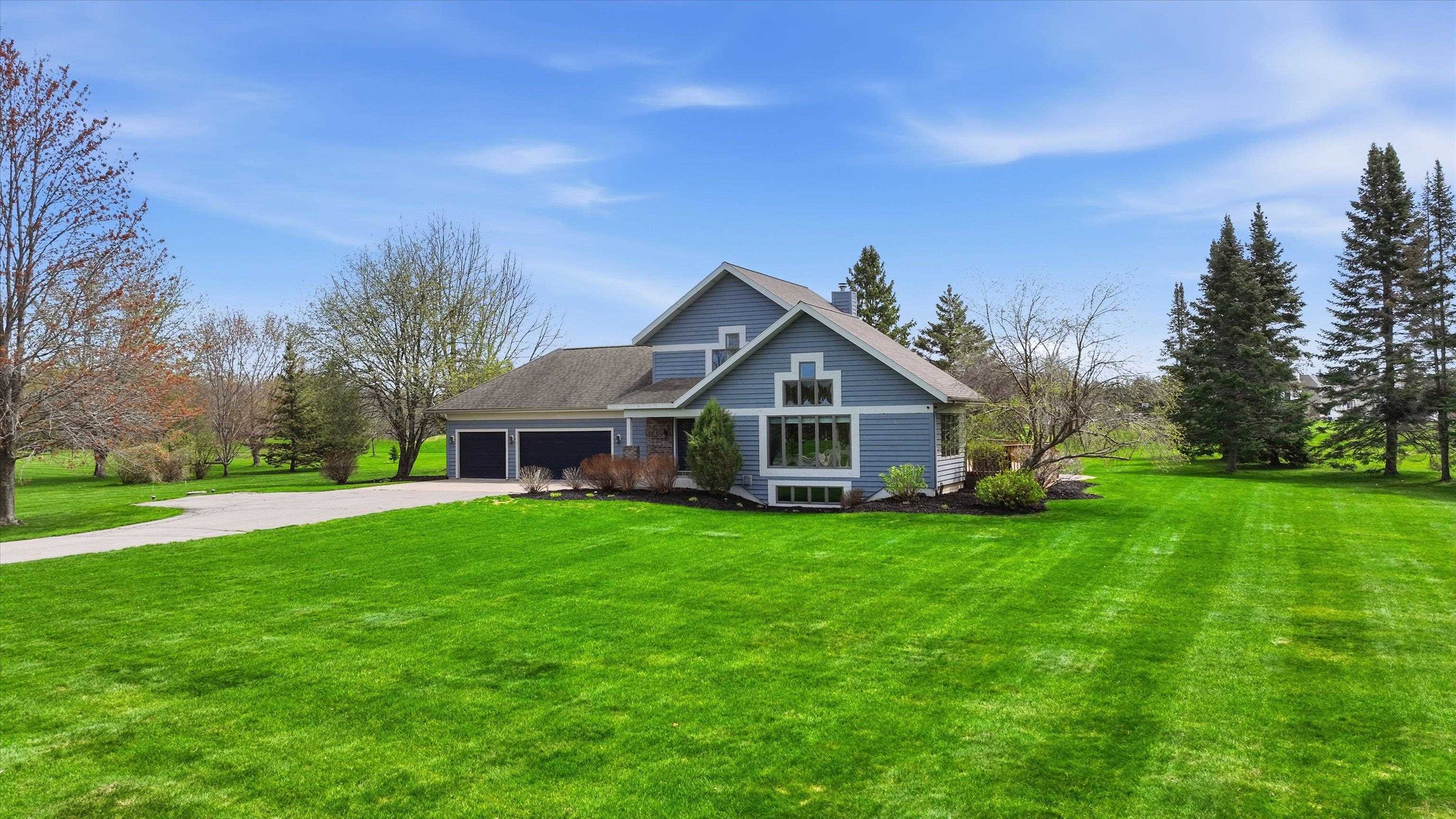 9854 RIVEREDGE DRIVE, Marshfield, Wisconsin 54449, 5 Bedrooms Bedrooms, ,4 BathroomsBathrooms,Residential,For Sale,9854 RIVEREDGE DRIVE,22601782
