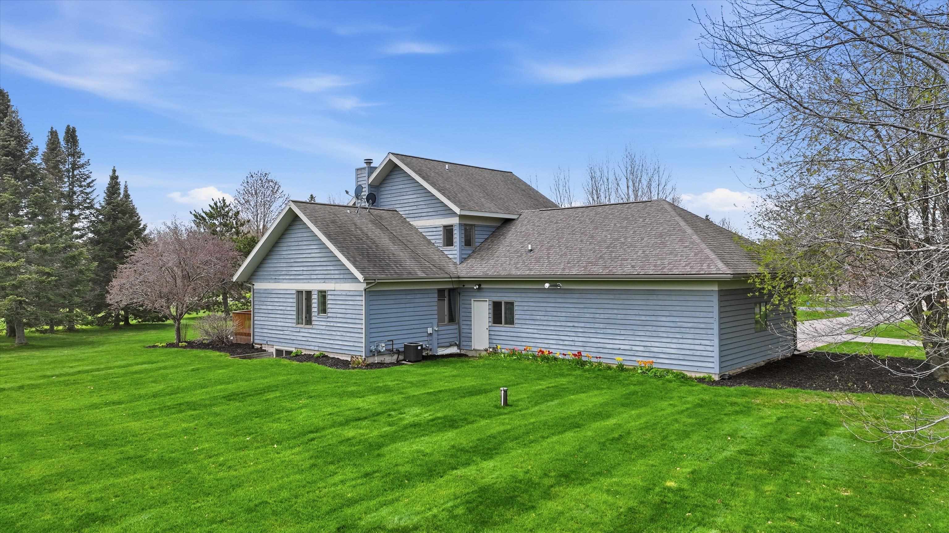9854 RIVEREDGE DRIVE, Marshfield, Wisconsin 54449, 5 Bedrooms Bedrooms, ,4 BathroomsBathrooms,Residential,For Sale,9854 RIVEREDGE DRIVE,22601782