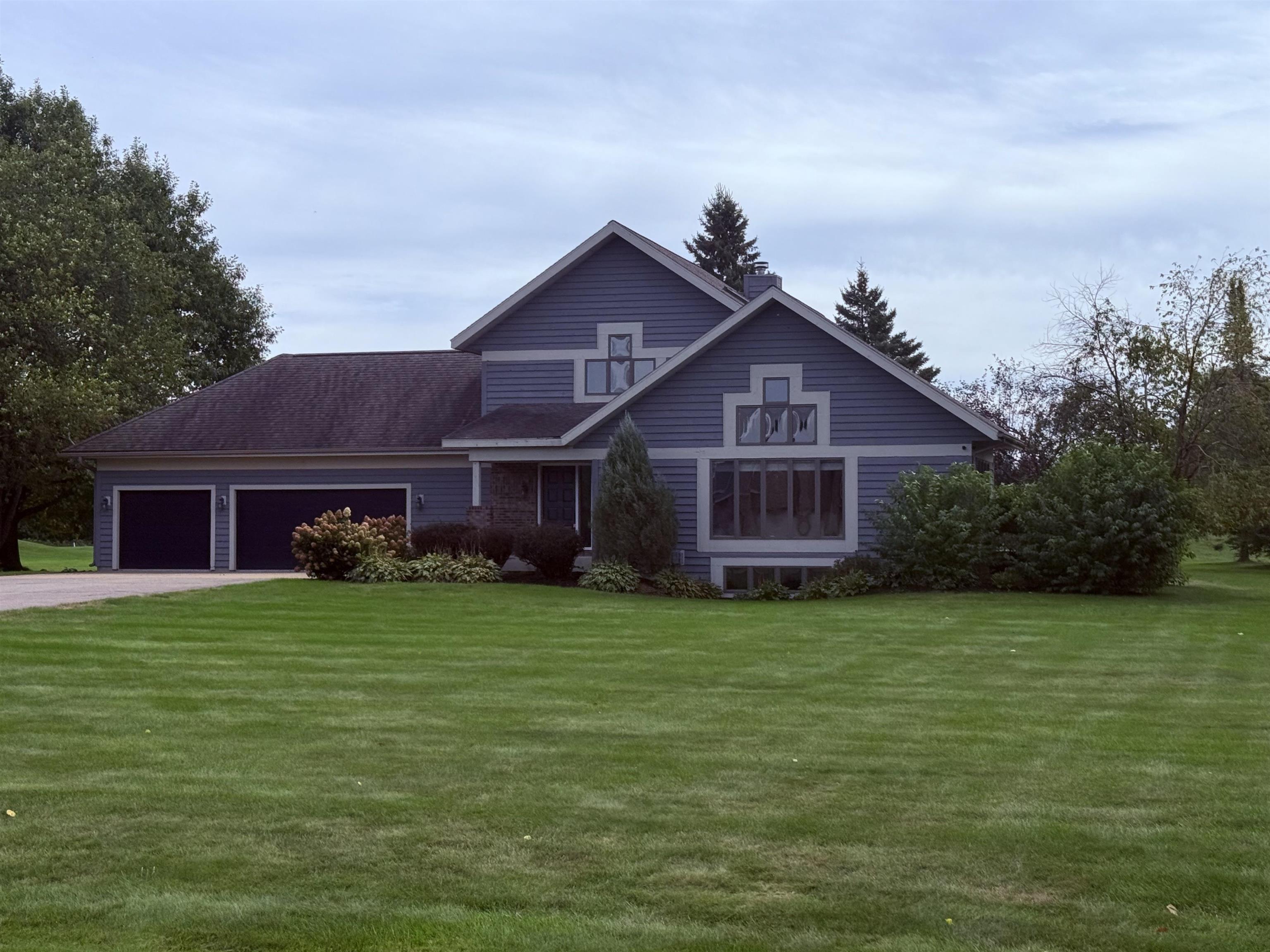 9854 RIVEREDGE DRIVE, Marshfield, Wisconsin 54449, 5 Bedrooms Bedrooms, ,4 BathroomsBathrooms,Residential,For Sale,9854 RIVEREDGE DRIVE,22601782