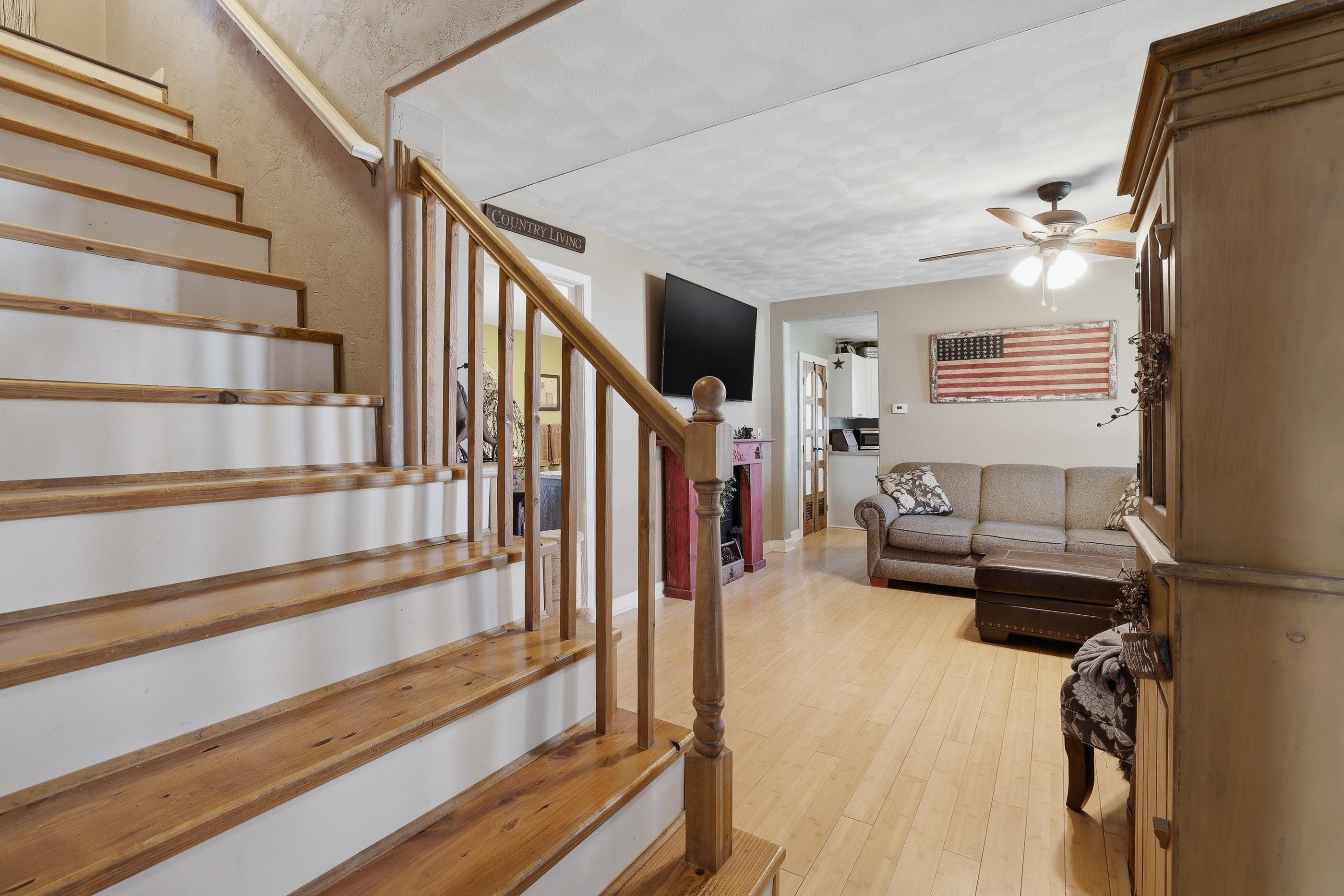 334 ROBBINS STREET, SEYMOUR, Wisconsin 54165, 4 Bedrooms Bedrooms, ,2 BathroomsBathrooms,Residential,For Sale,334 ROBBINS STREET,22601787