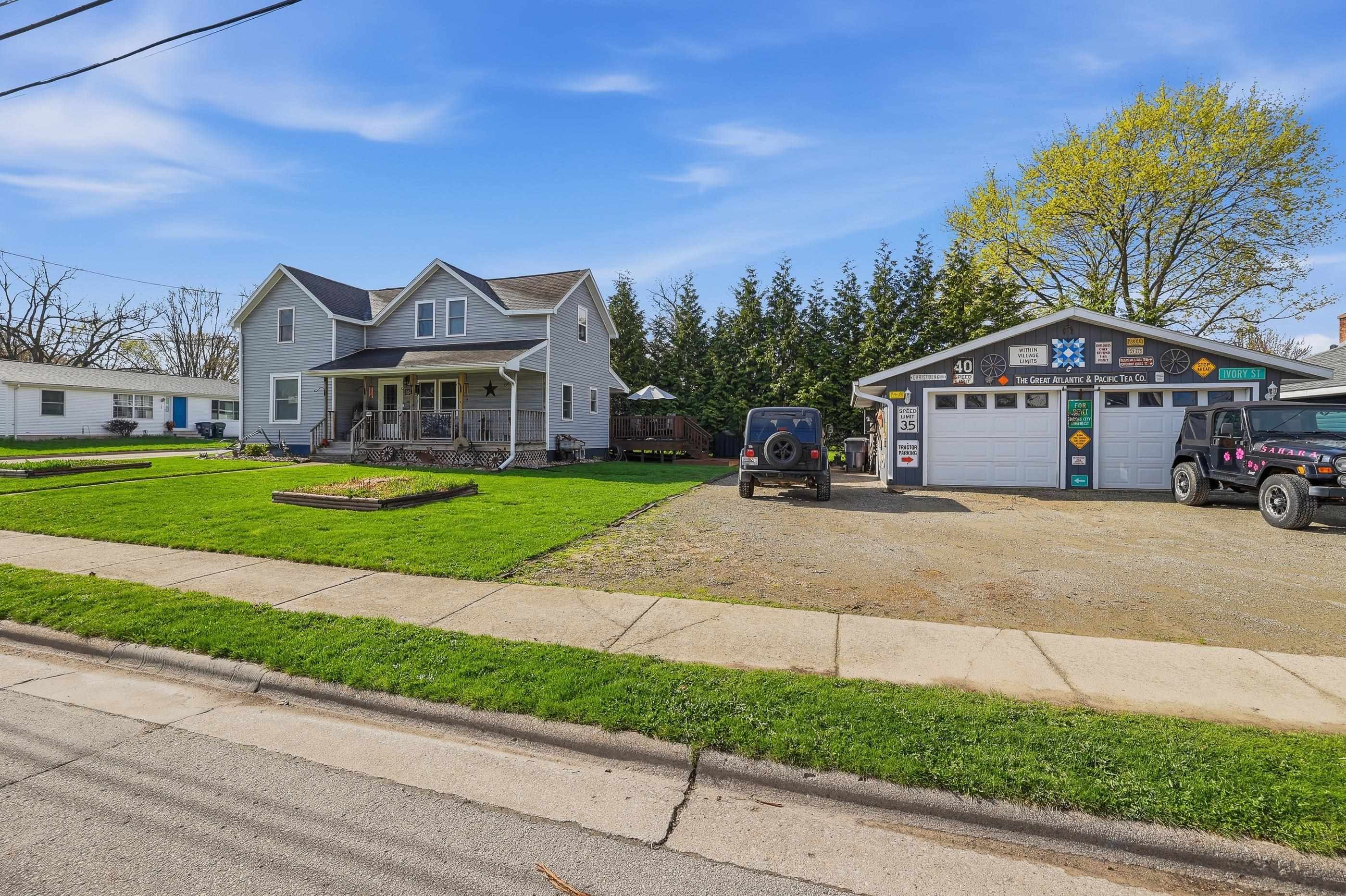 334 ROBBINS STREET, SEYMOUR, Wisconsin 54165, 4 Bedrooms Bedrooms, ,2 BathroomsBathrooms,Residential,For Sale,334 ROBBINS STREET,22601787