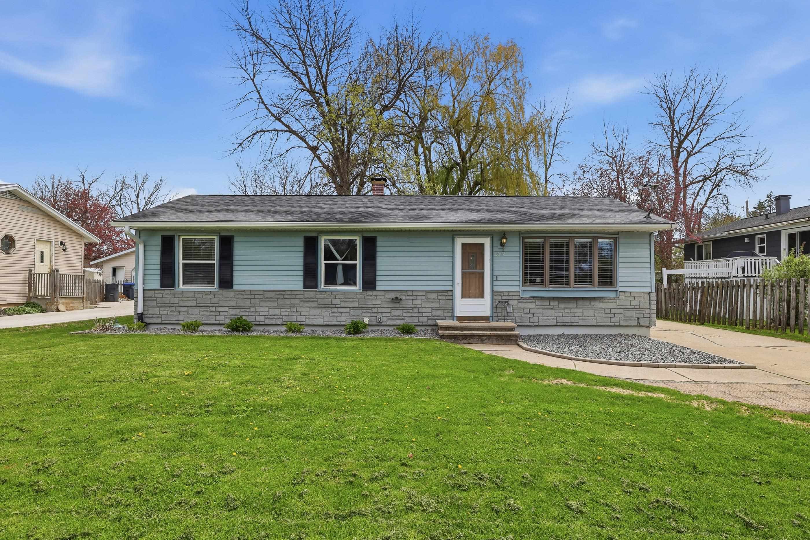 417 S 3RD STREET, Winneconne, Wisconsin 54986, 3 Bedrooms Bedrooms, ,1 BathroomBathrooms,Residential,For Sale,417 S 3RD STREET,22601797