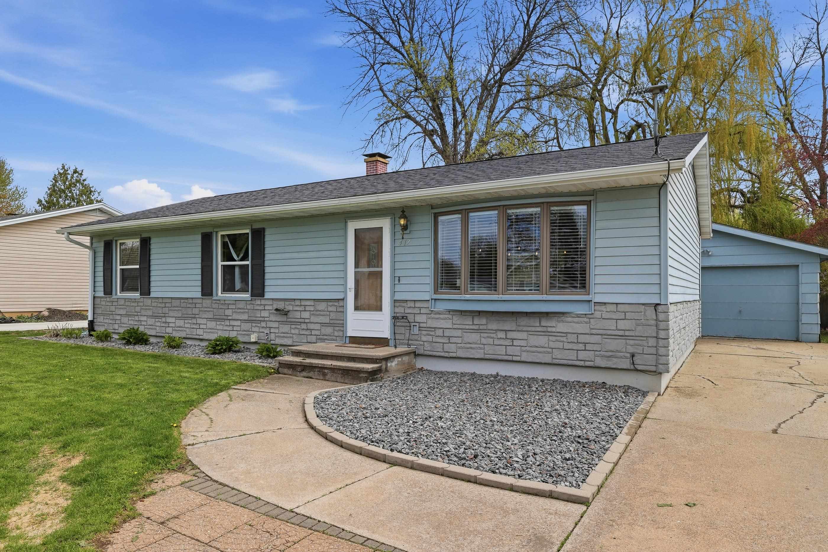 417 S 3RD STREET, Winneconne, Wisconsin 54986, 3 Bedrooms Bedrooms, ,1 BathroomBathrooms,Residential,For Sale,417 S 3RD STREET,22601797
