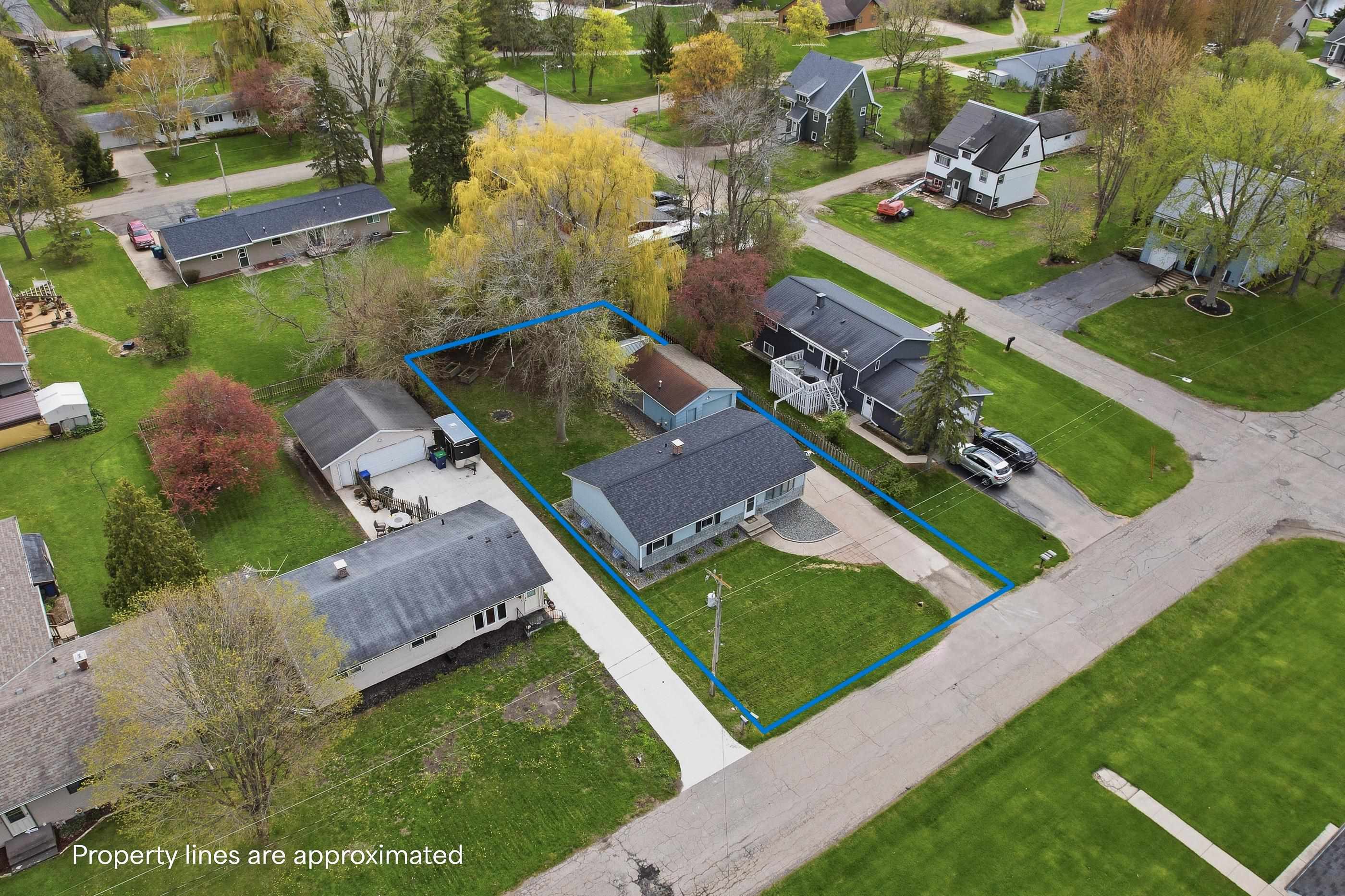 417 S 3RD STREET, Winneconne, Wisconsin 54986, 3 Bedrooms Bedrooms, ,1 BathroomBathrooms,Residential,For Sale,417 S 3RD STREET,22601797
