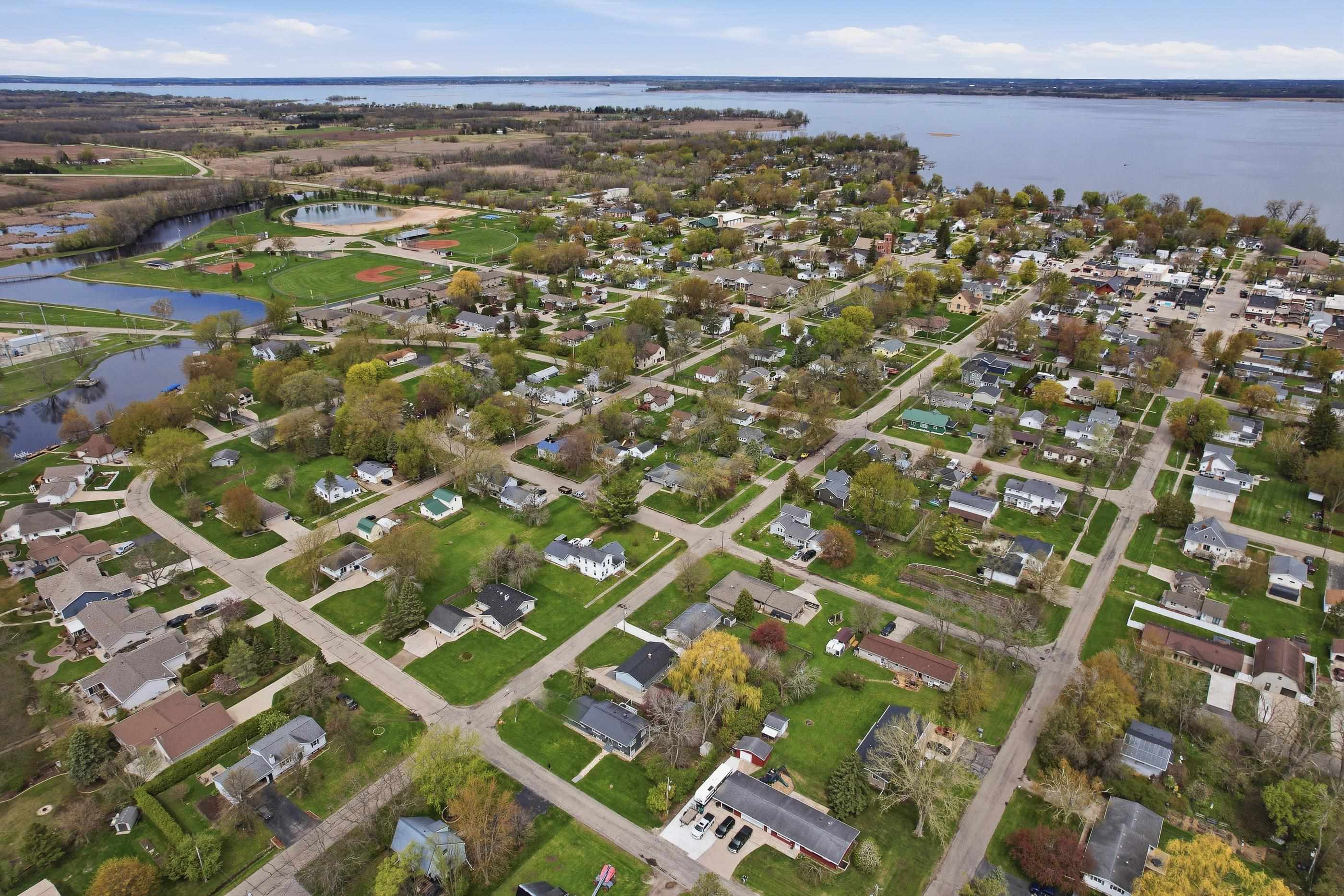 417 S 3RD STREET, Winneconne, Wisconsin 54986, 3 Bedrooms Bedrooms, ,1 BathroomBathrooms,Residential,For Sale,417 S 3RD STREET,22601797