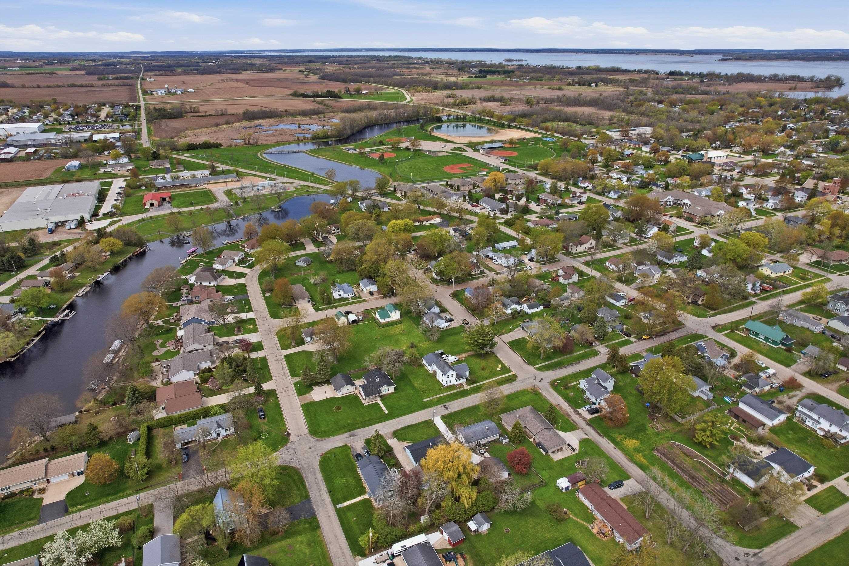 417 S 3RD STREET, Winneconne, Wisconsin 54986, 3 Bedrooms Bedrooms, ,1 BathroomBathrooms,Residential,For Sale,417 S 3RD STREET,22601797