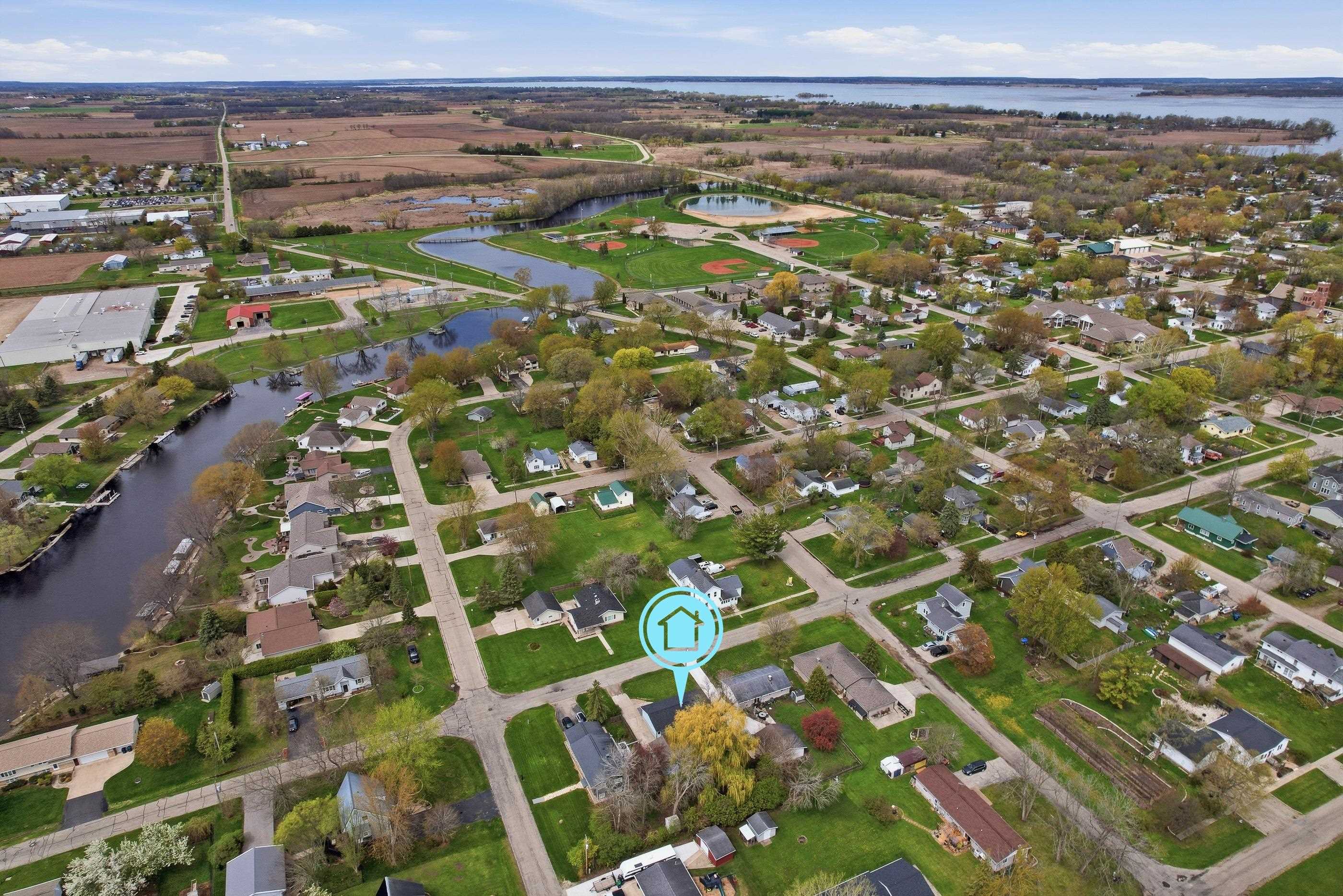 417 S 3RD STREET, Winneconne, Wisconsin 54986, 3 Bedrooms Bedrooms, ,1 BathroomBathrooms,Residential,For Sale,417 S 3RD STREET,22601797