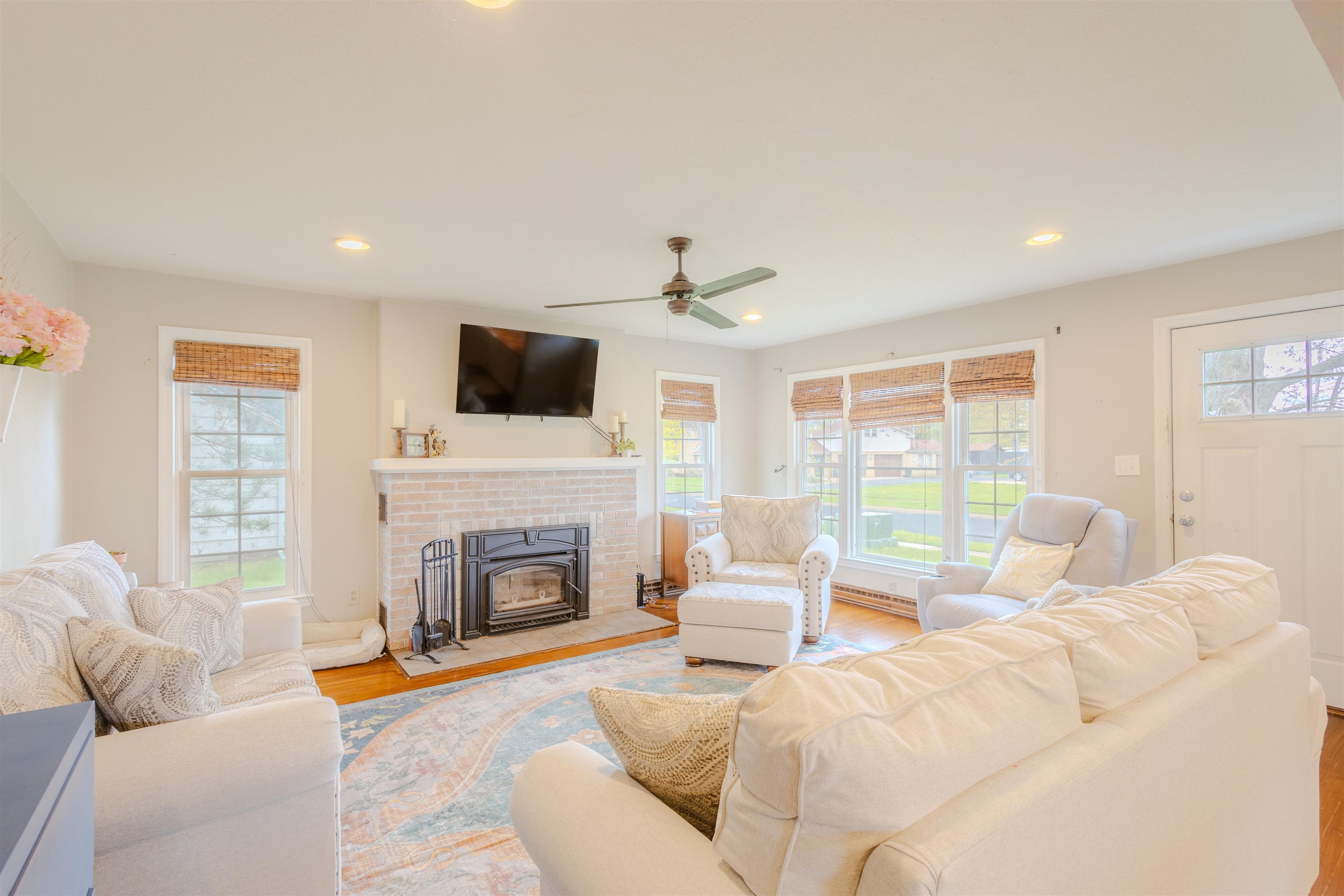 360 1ST STREET, Port Edwards, Wisconsin 54469, 4 Bedrooms Bedrooms, ,1 BathroomBathrooms,Residential,For Sale,360 1ST STREET,22601810