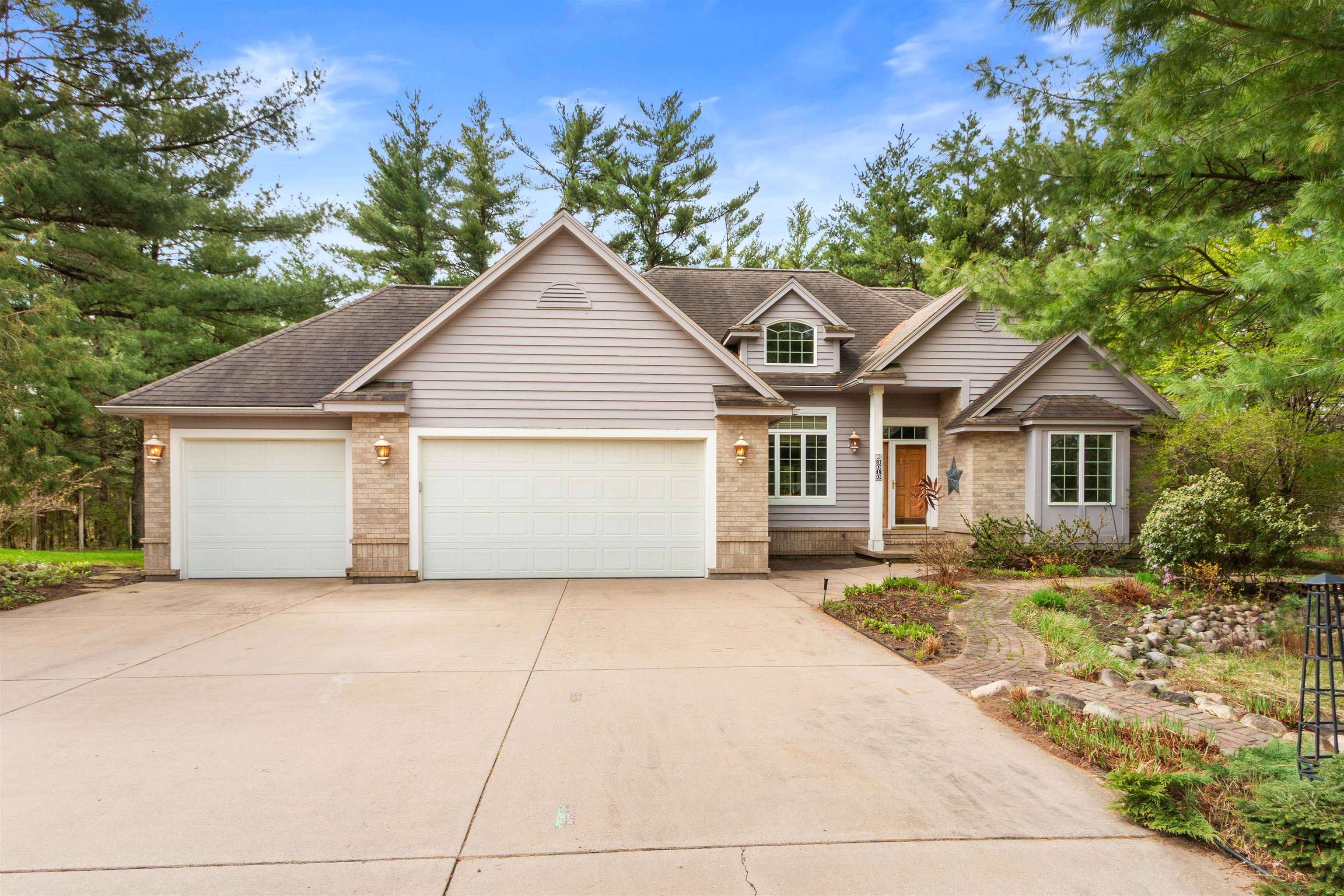 3010 ROSEBURY DRIVE, Wisconsin Rapids, Wisconsin 54494, 4 Bedrooms Bedrooms, ,2 BathroomsBathrooms,Residential,For Sale,3010 ROSEBURY DRIVE,22601817
