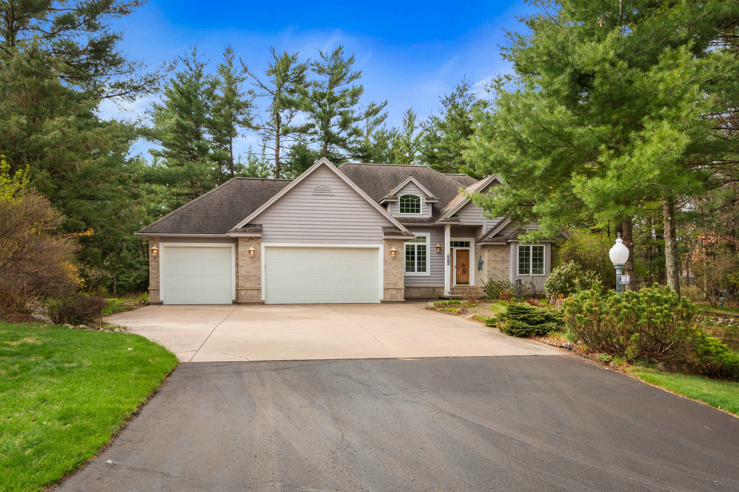 3010 ROSEBURY DRIVE, Wisconsin Rapids, Wisconsin 54494, 4 Bedrooms Bedrooms, ,2 BathroomsBathrooms,Residential,For Sale,3010 ROSEBURY DRIVE,22601817