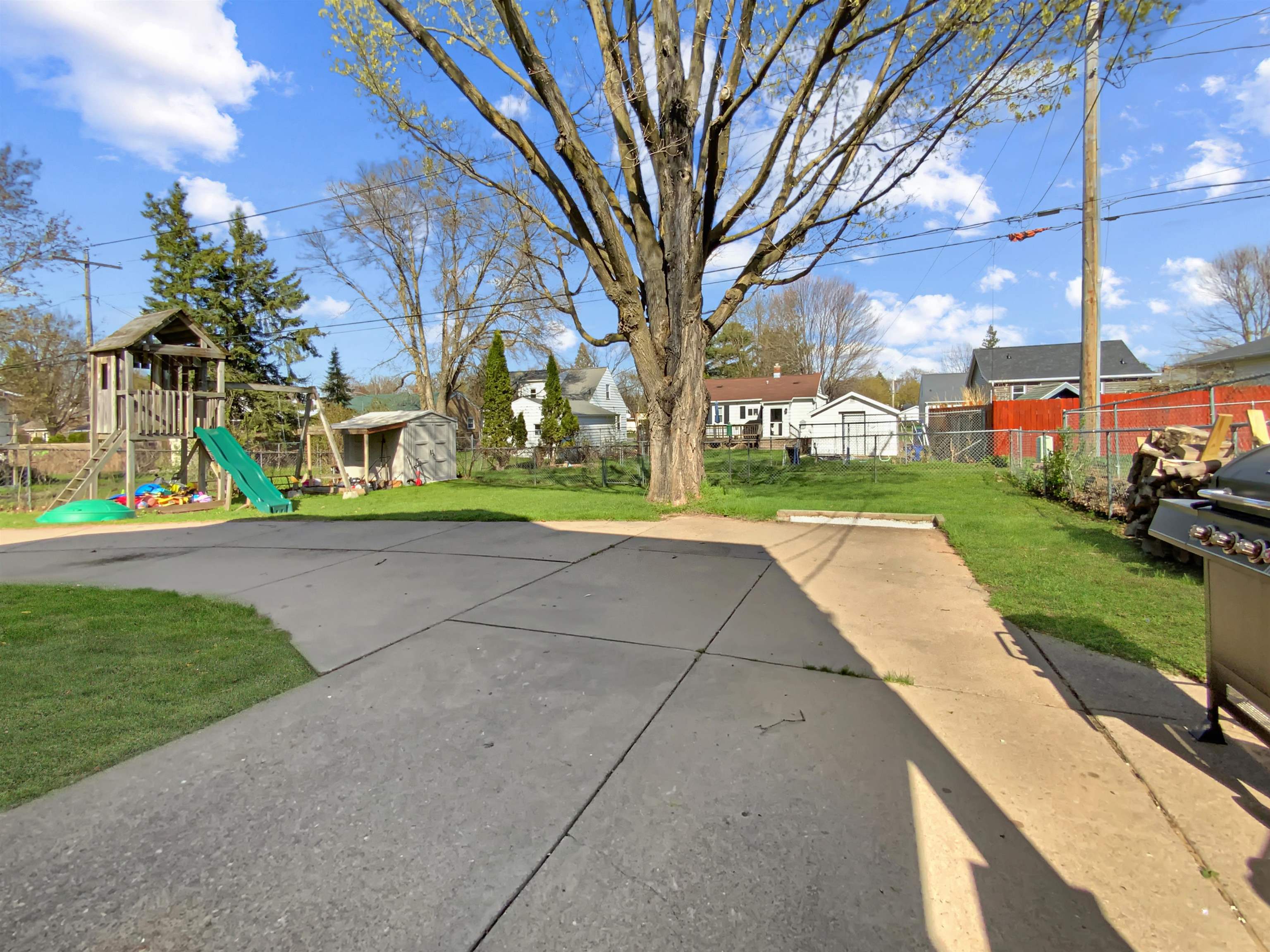 415 N 10TH AVENUE, Wausau, Wisconsin 54401, 5 Bedrooms Bedrooms, ,2 BathroomsBathrooms,Residential,For Sale,415 N 10TH AVENUE,22601818