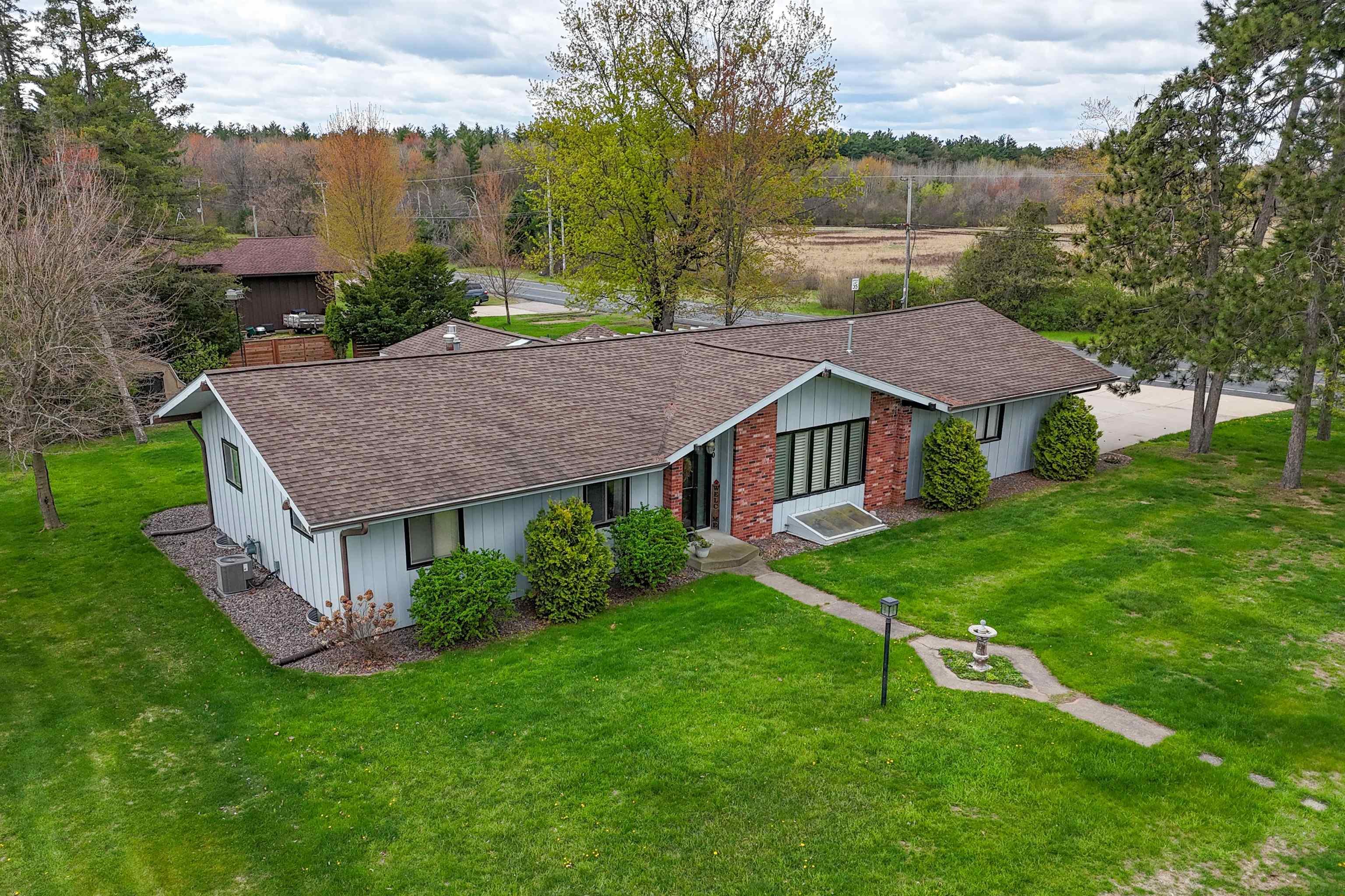 430 WHITROCK AVENUE, Wisconsin Rapids, Wisconsin 54494, 2 Bedrooms Bedrooms, ,3 BathroomsBathrooms,Residential,For Sale,430 WHITROCK AVENUE,22601819