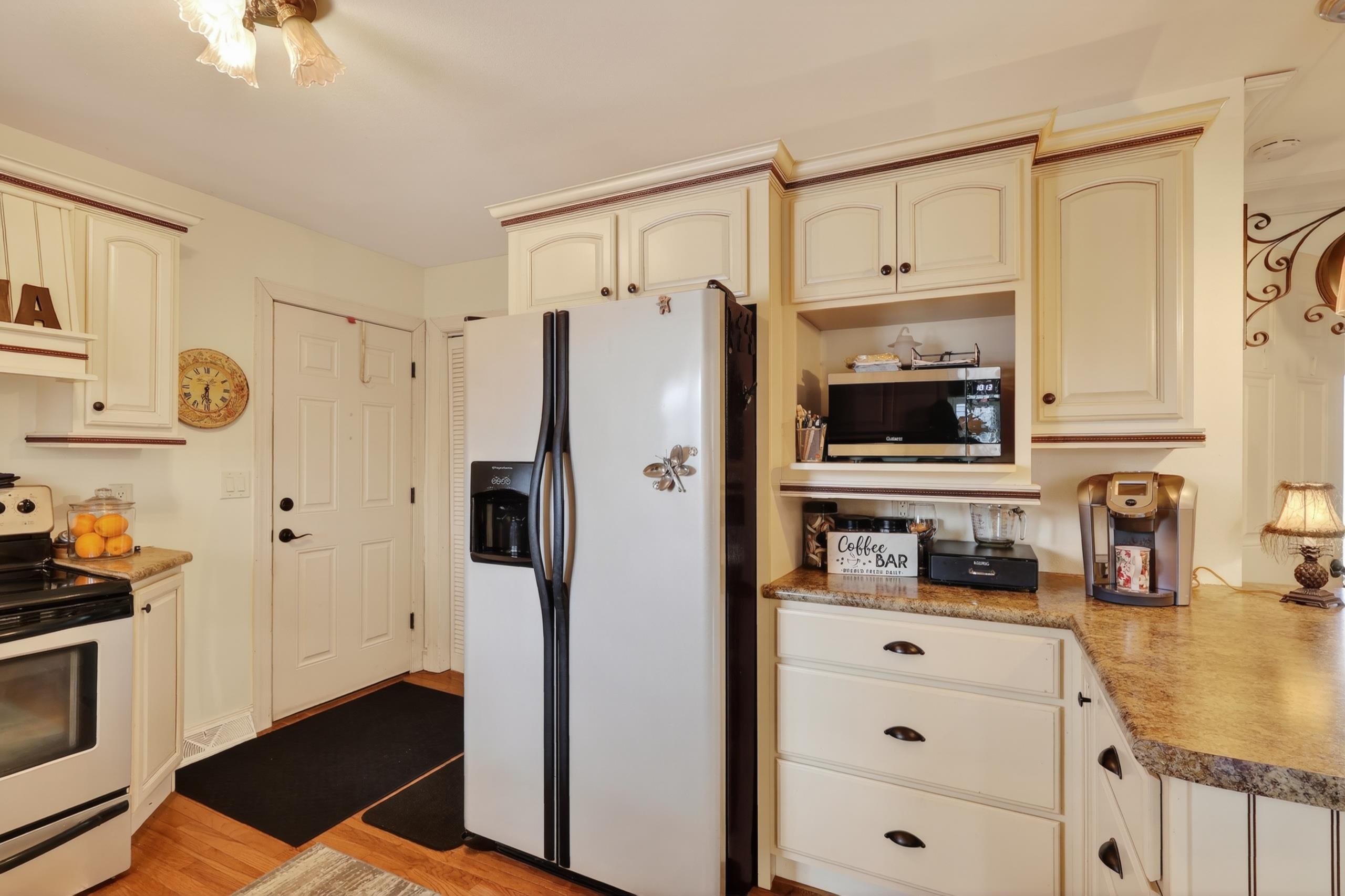 430 WHITROCK AVENUE, Wisconsin Rapids, Wisconsin 54494, 2 Bedrooms Bedrooms, ,3 BathroomsBathrooms,Residential,For Sale,430 WHITROCK AVENUE,22601819