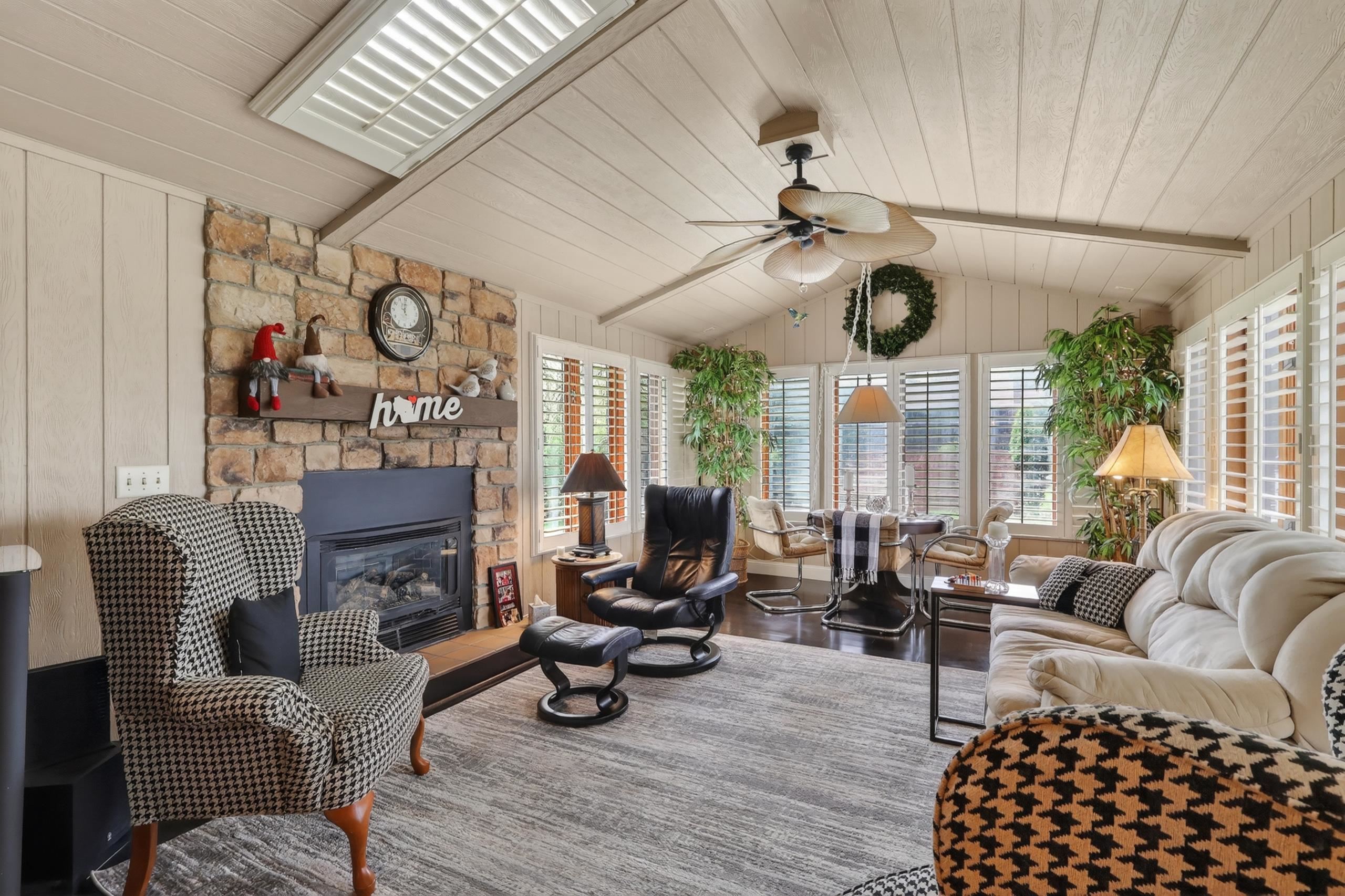 430 WHITROCK AVENUE, Wisconsin Rapids, Wisconsin 54494, 2 Bedrooms Bedrooms, ,3 BathroomsBathrooms,Residential,For Sale,430 WHITROCK AVENUE,22601819